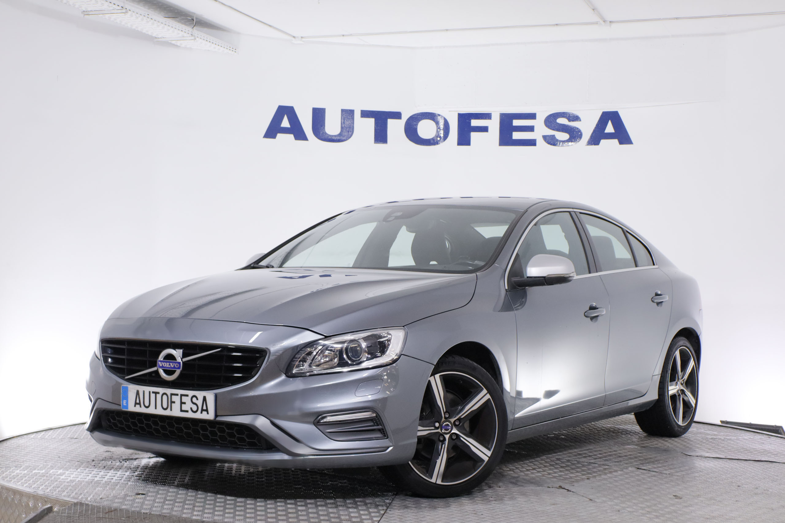 Volvo S60 2.0 D3 R-DESIGN AUTO 150CV 4P # NAVY,XENON,PARKTRONIC foto 1