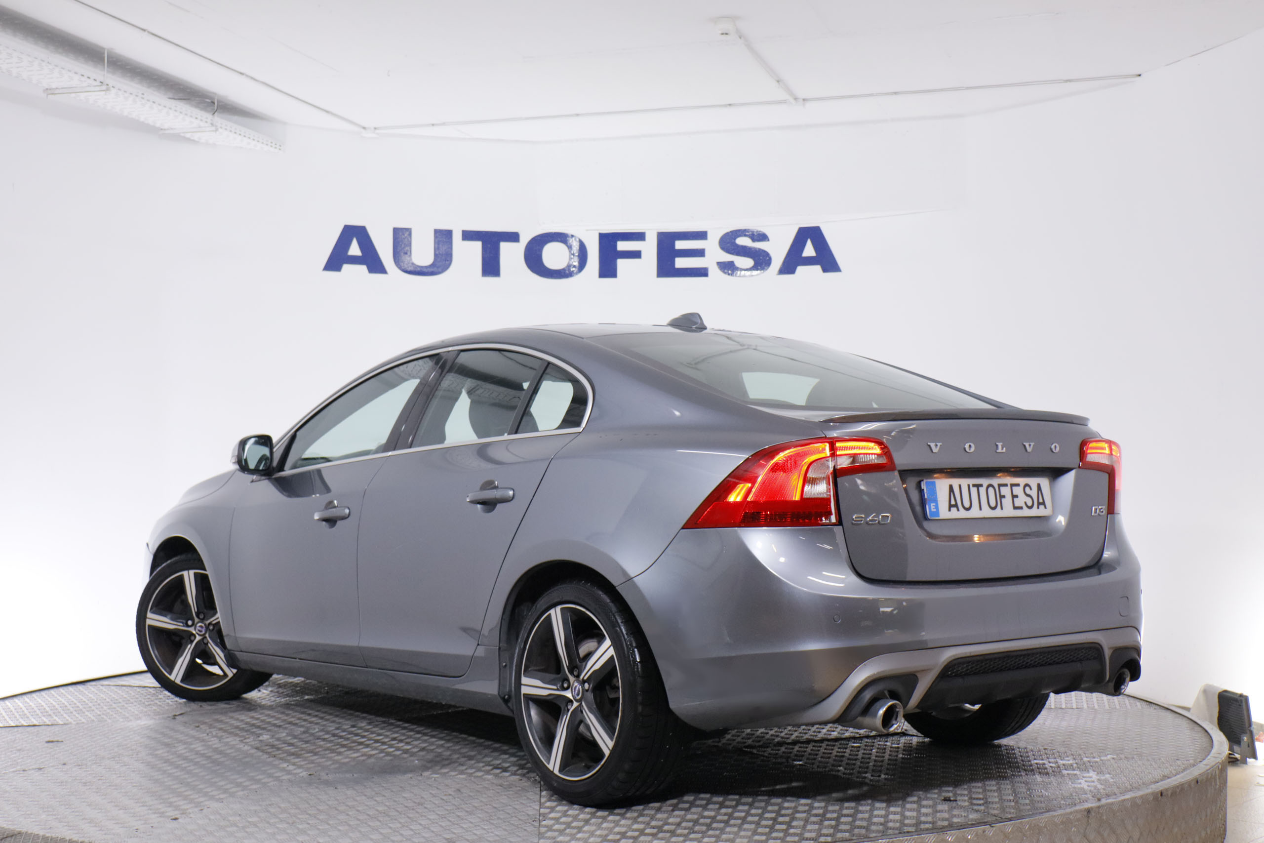 Volvo S60 2.0 D3 R-DESIGN AUTO 150CV 4P # NAVY,XENON,PARKTRONIC foto 6