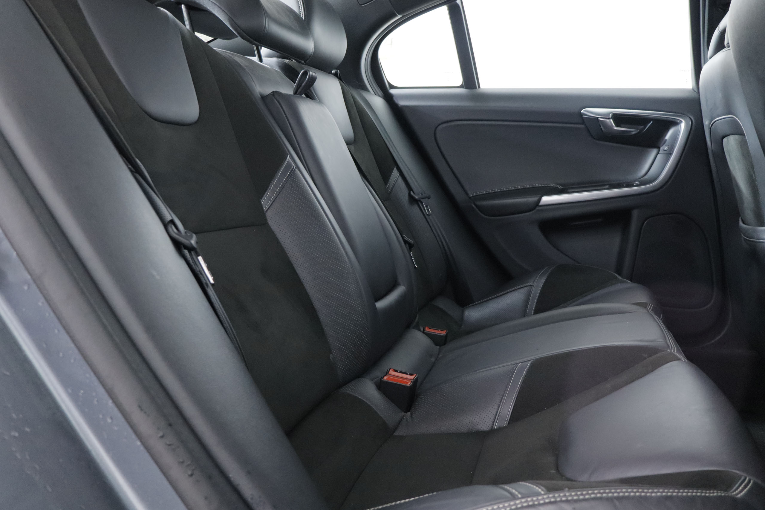 Volvo S60 2.0 D3 R-DESIGN AUTO 150CV 4P # NAVY,XENON,PARKTRONIC foto 23