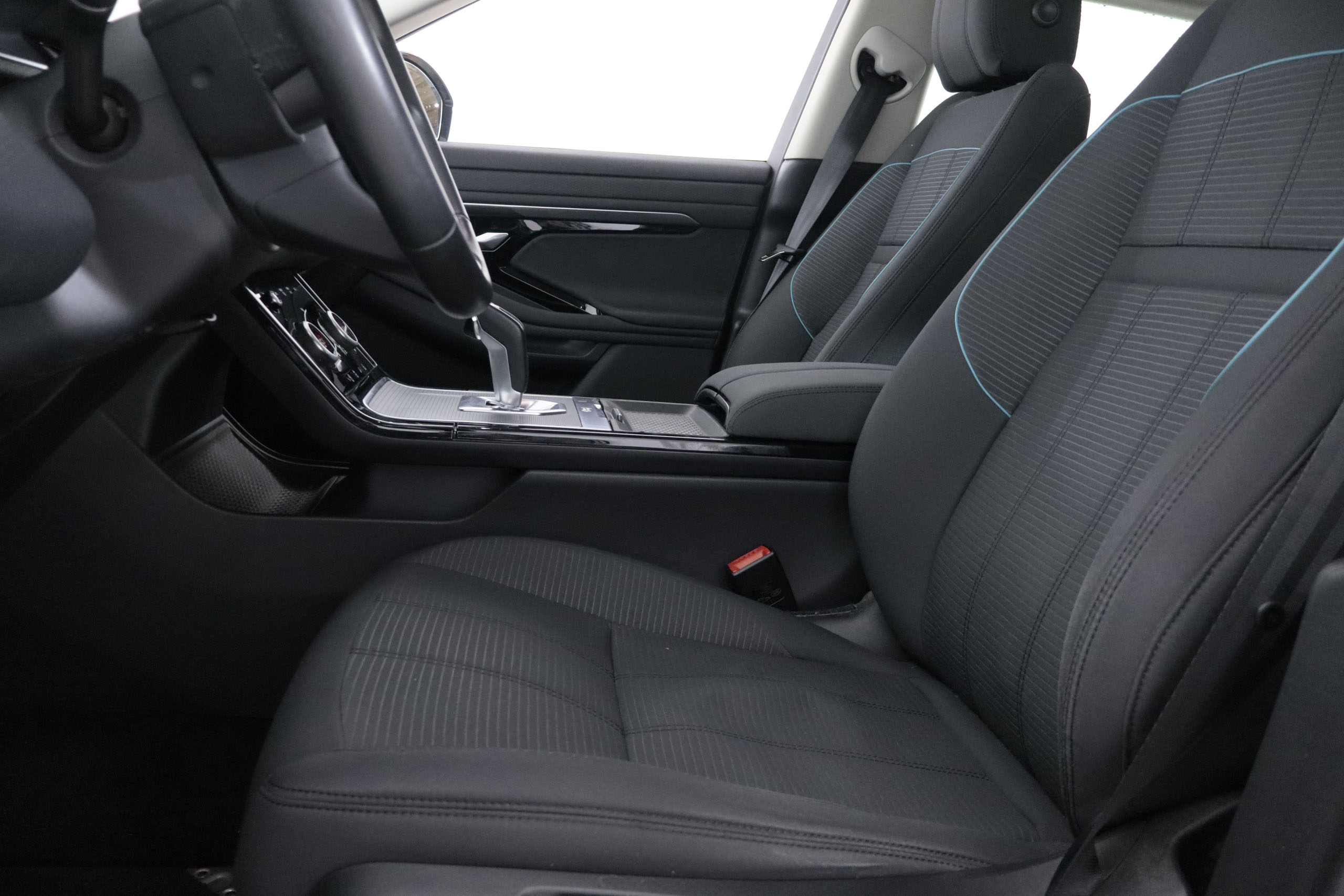 Land Rover Range Rover Evoque 2.0 D 150 MHEV AUTO 4X4 5p # IVA DEDUCIBLE,NAVY,FAROS LED foto 25