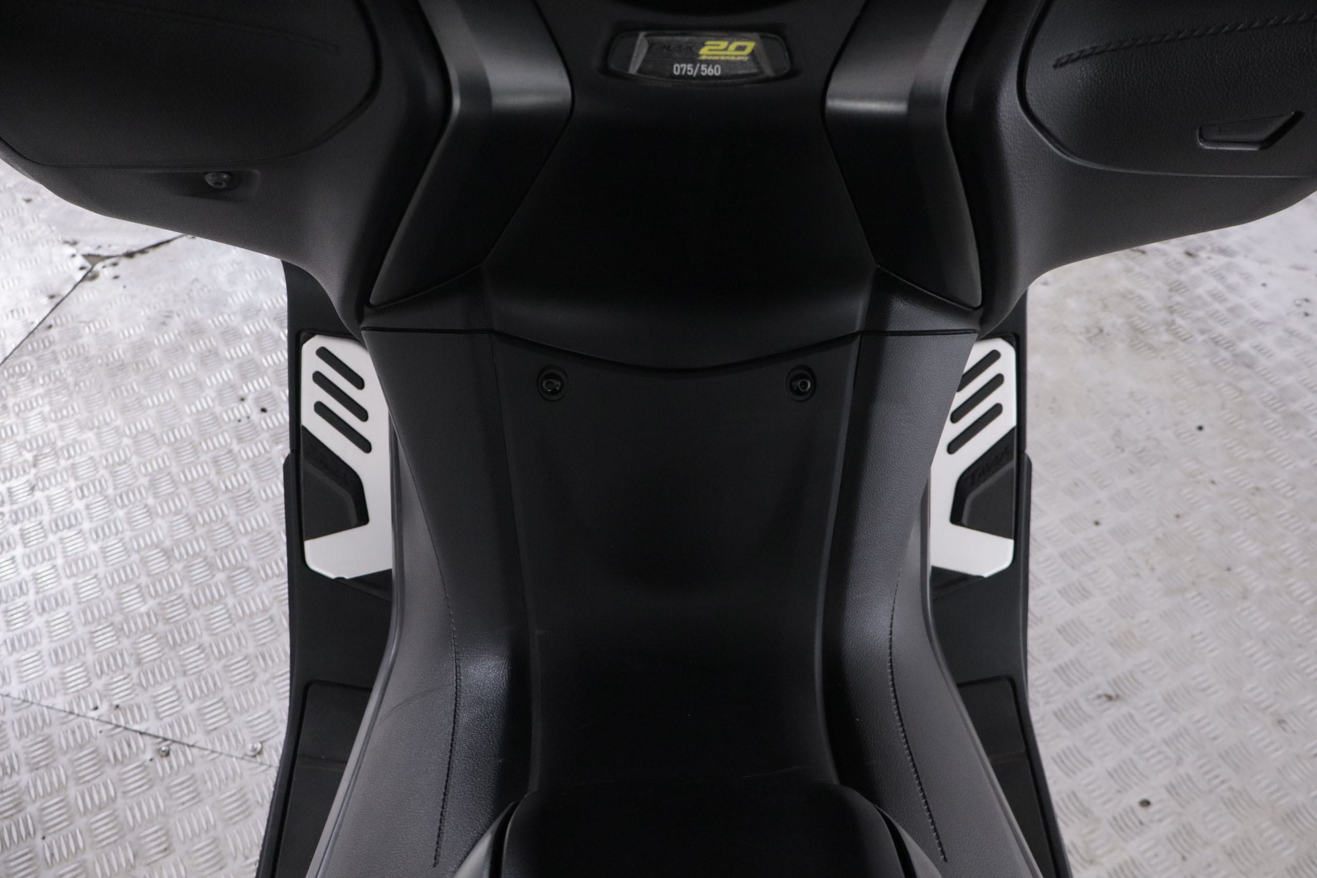 Yamaha T-MAX 560 T-MAX 560 20TH ANNIVERSARY 48CV ABS TCS # FAROS LED,ASIENTOS CALEFACTABLES foto 22