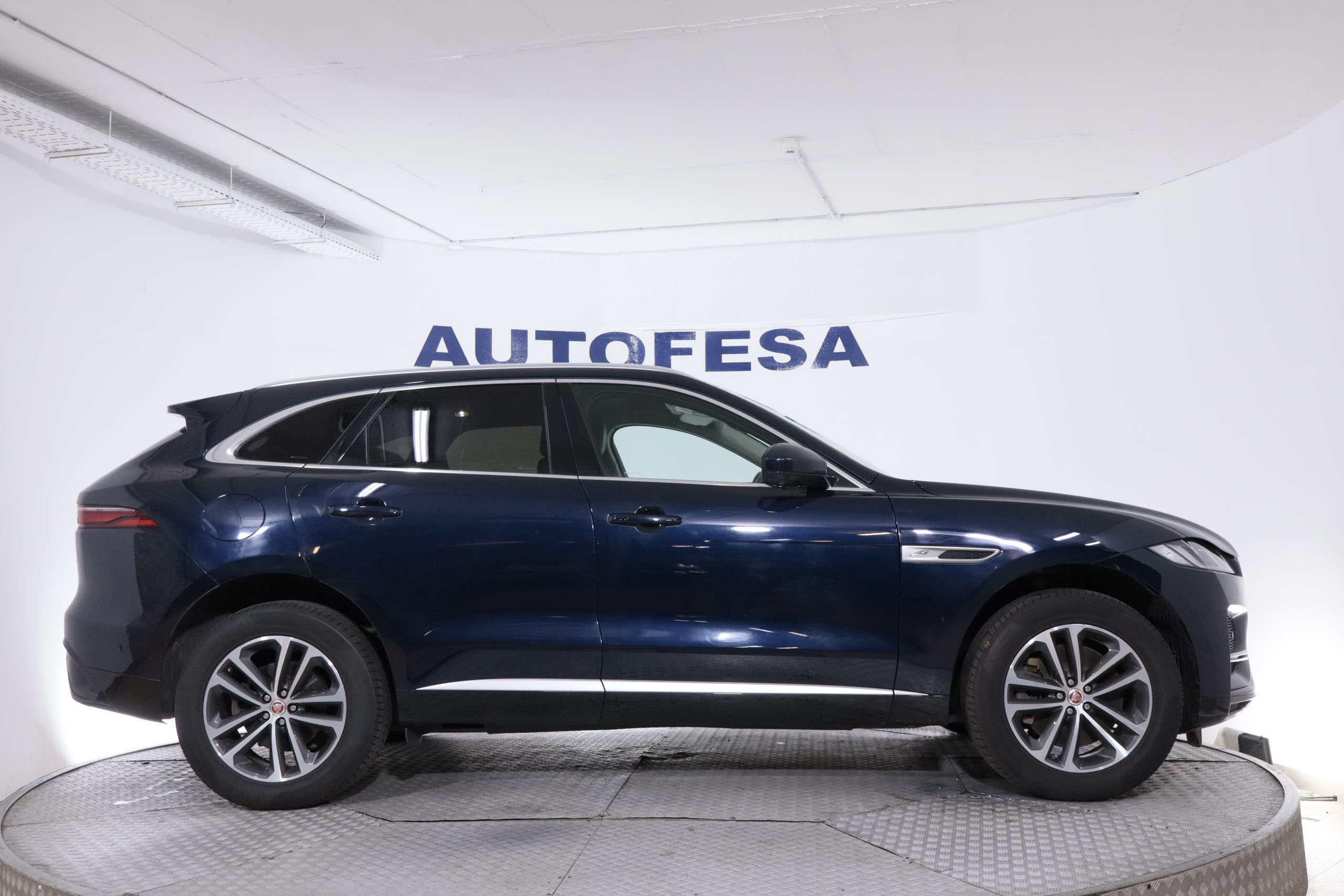 Jaguar FPACE 2.0 PHEV P400E AWD AUTO 400CV 5P # IVA DEDUCIBLE,NAVY,FAROS LED,CUERO, 2.0 PHEV P400E AWD AUTO 400CV 5P # IVA DEDUCIBLE,NAVY,FAROS LED,CUERO, foto 11