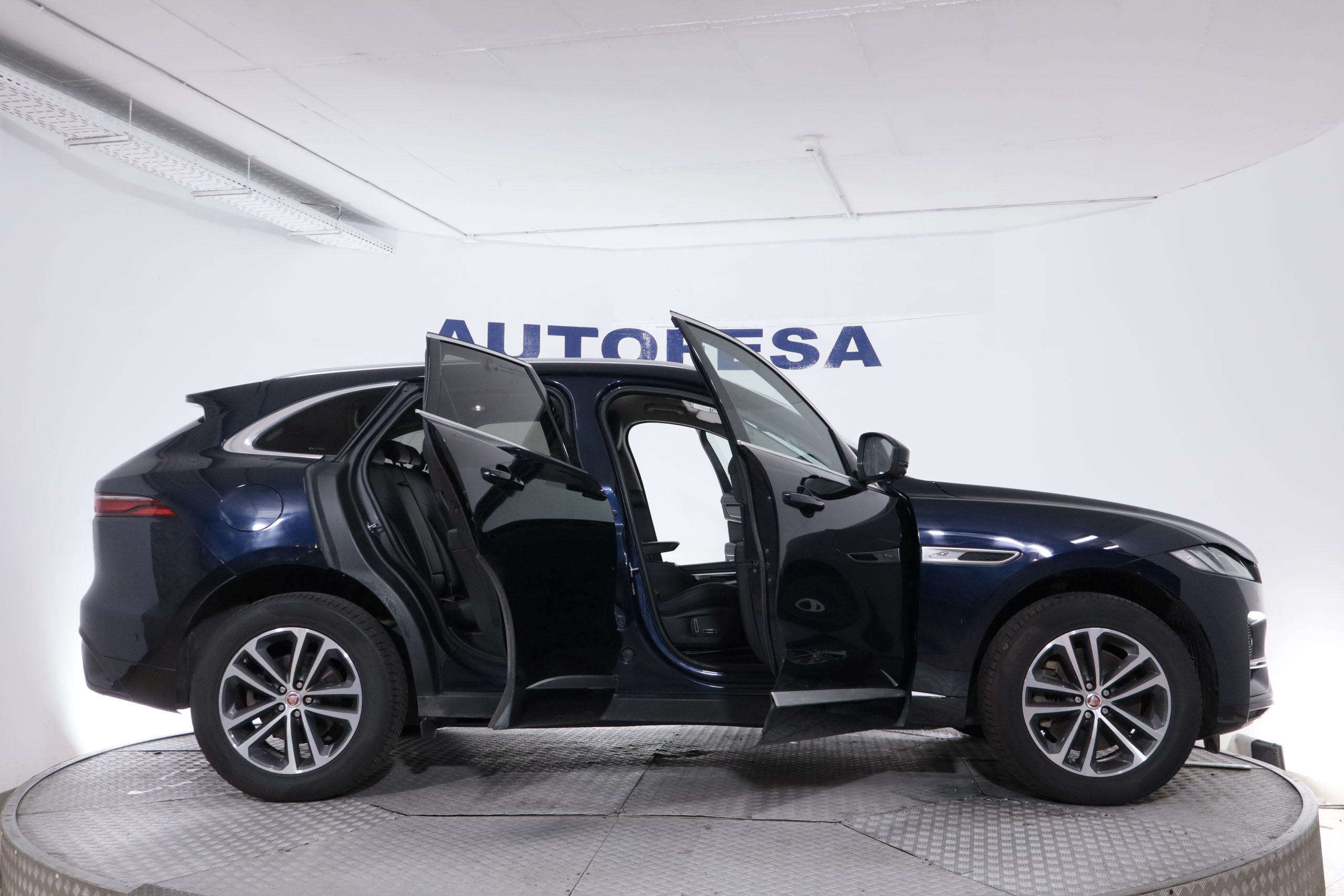 Jaguar FPACE 2.0 PHEV P400E AWD AUTO 400CV 5P # IVA DEDUCIBLE,NAVY,FAROS LED,CUERO, 2.0 PHEV P400E AWD AUTO 400CV 5P # IVA DEDUCIBLE,NAVY,FAROS LED,CUERO, foto 13