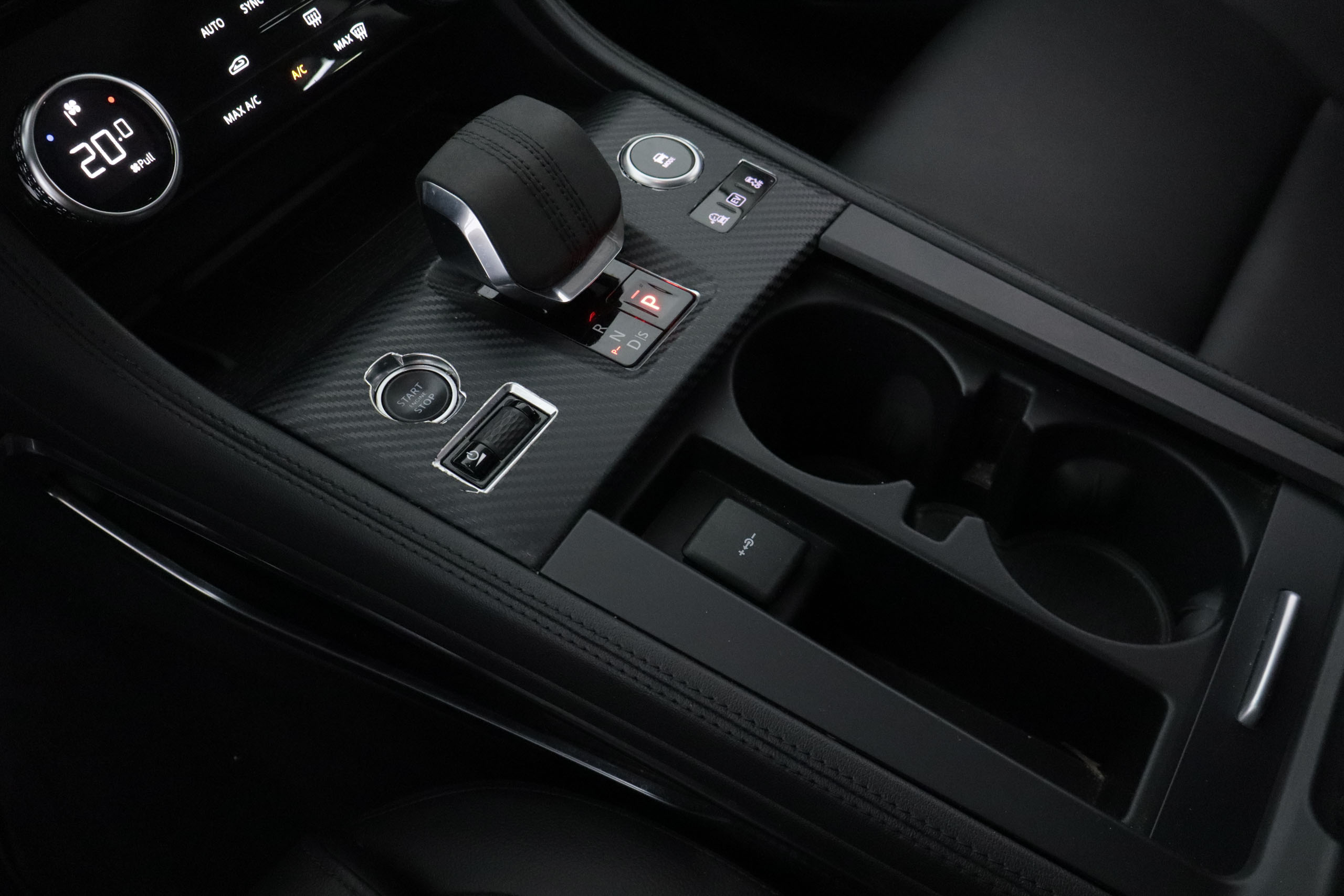 Jaguar FPACE 2.0 PHEV P400E AWD AUTO 400CV 5P # IVA DEDUCIBLE,NAVY,FAROS LED,CUERO, 2.0 PHEV P400E AWD AUTO 400CV 5P # IVA DEDUCIBLE,NAVY,FAROS LED,CUERO, foto 23