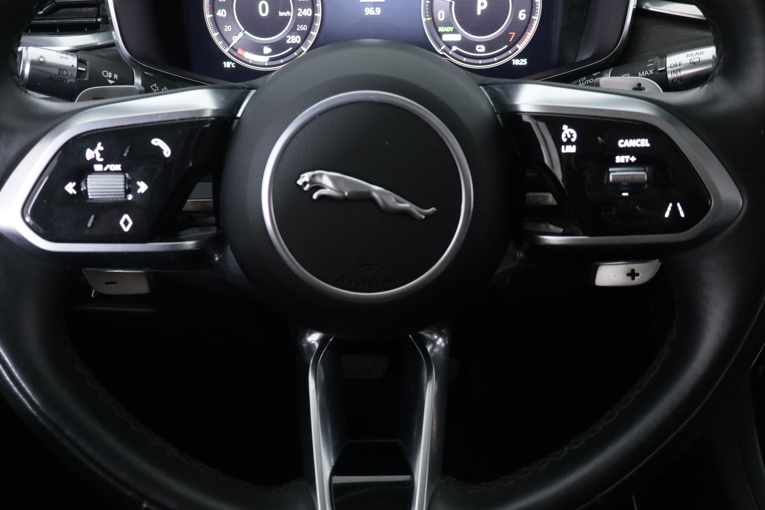 Jaguar FPACE 2.0 PHEV P400E AWD AUTO 400CV 5P # IVA DEDUCIBLE,NAVY,FAROS LED,CUERO, 2.0 PHEV P400E AWD AUTO 400CV 5P # IVA DEDUCIBLE,NAVY,FAROS LED,CUERO, foto 17