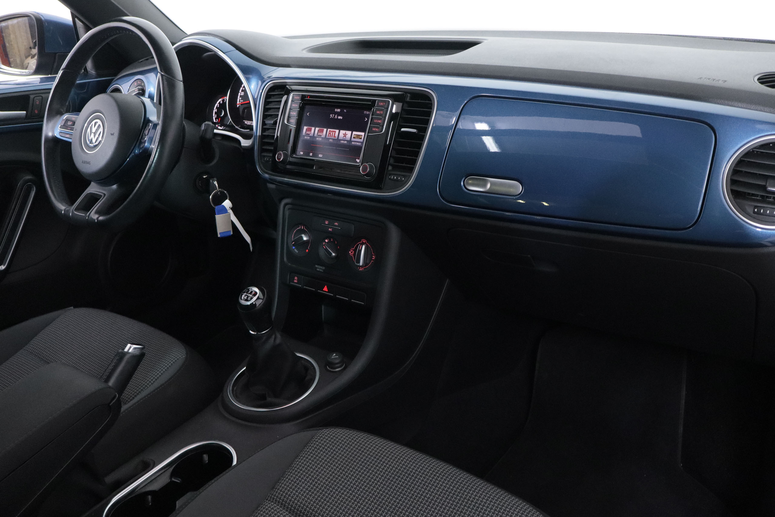 Volkswagen Beetle 1.2 TSI 105CV VINTAGE 3P # TECHO ELECTRICO foto 24