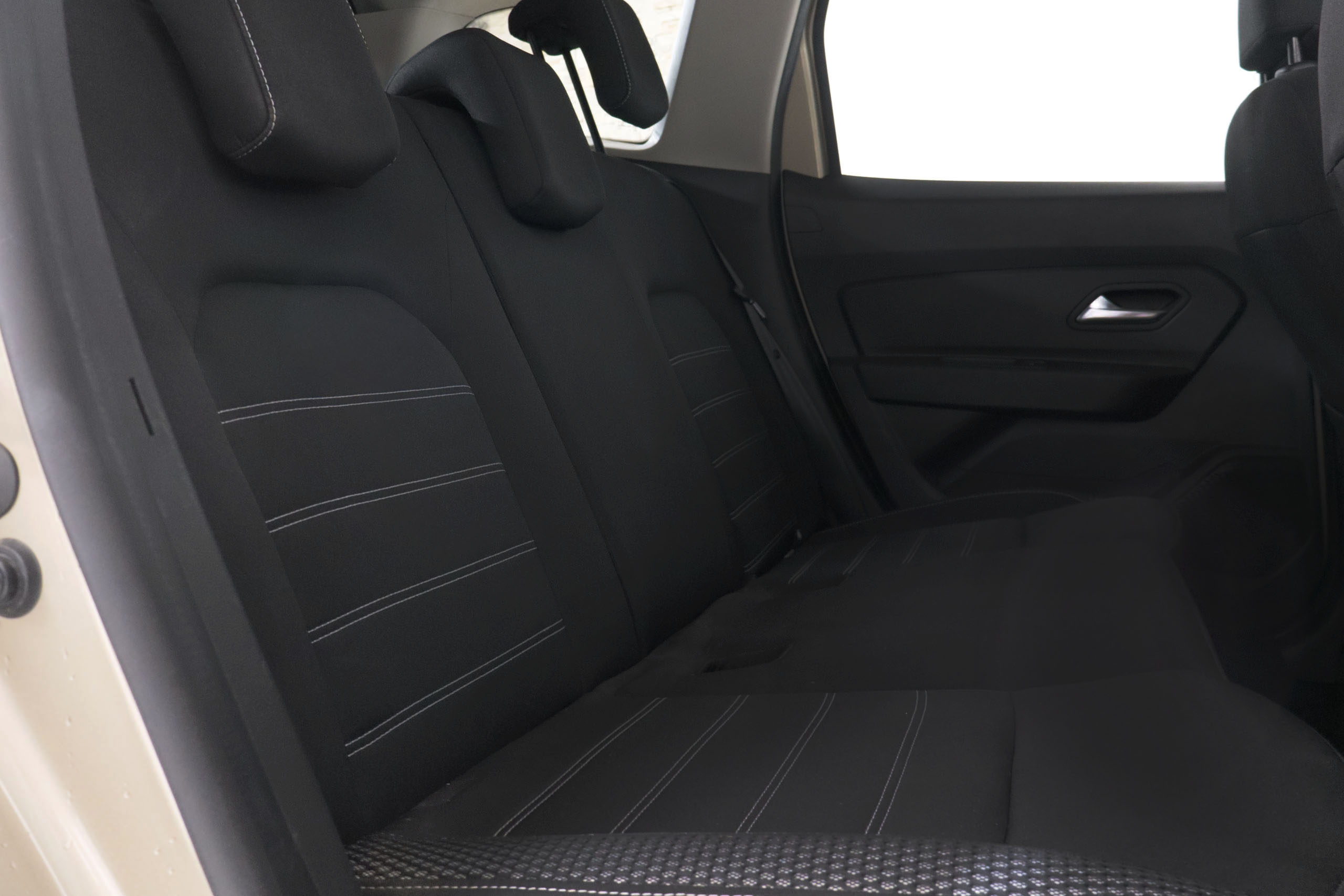 Dacia Duster 1.3 TCE 150CV PRESTIGE 4X2 5P # PARKTRONIC,CAMARA TRASERA foto 24