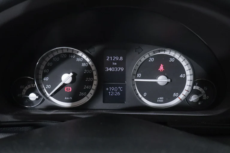 Mercedes-benz C 200 CLASE C 200 CDI SPORTCOUPE 136CV SPORT EDITION 3P # TECHO PANORAMICO,XENON foto 19