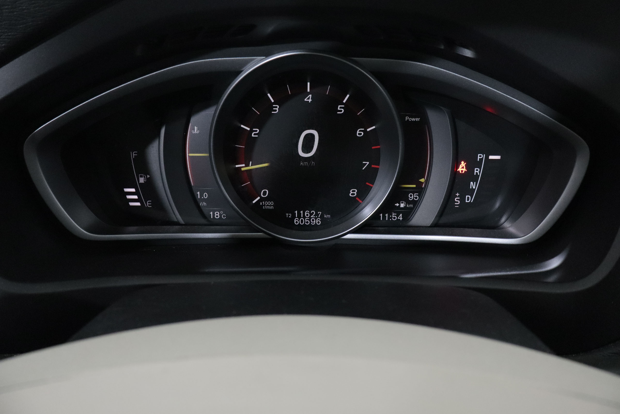 Volvo V40 CROSS COUNTRY 1.5 T3 AUTO 152CV 5P # TECHO PANORAMICO,NAVY,CAMARA TRASERA CROSS COUNTRY 1.5 T3 AUTO 152CV 5P # TECHO PANORAMICO,NAVY,CAMARA TRASERA foto 18