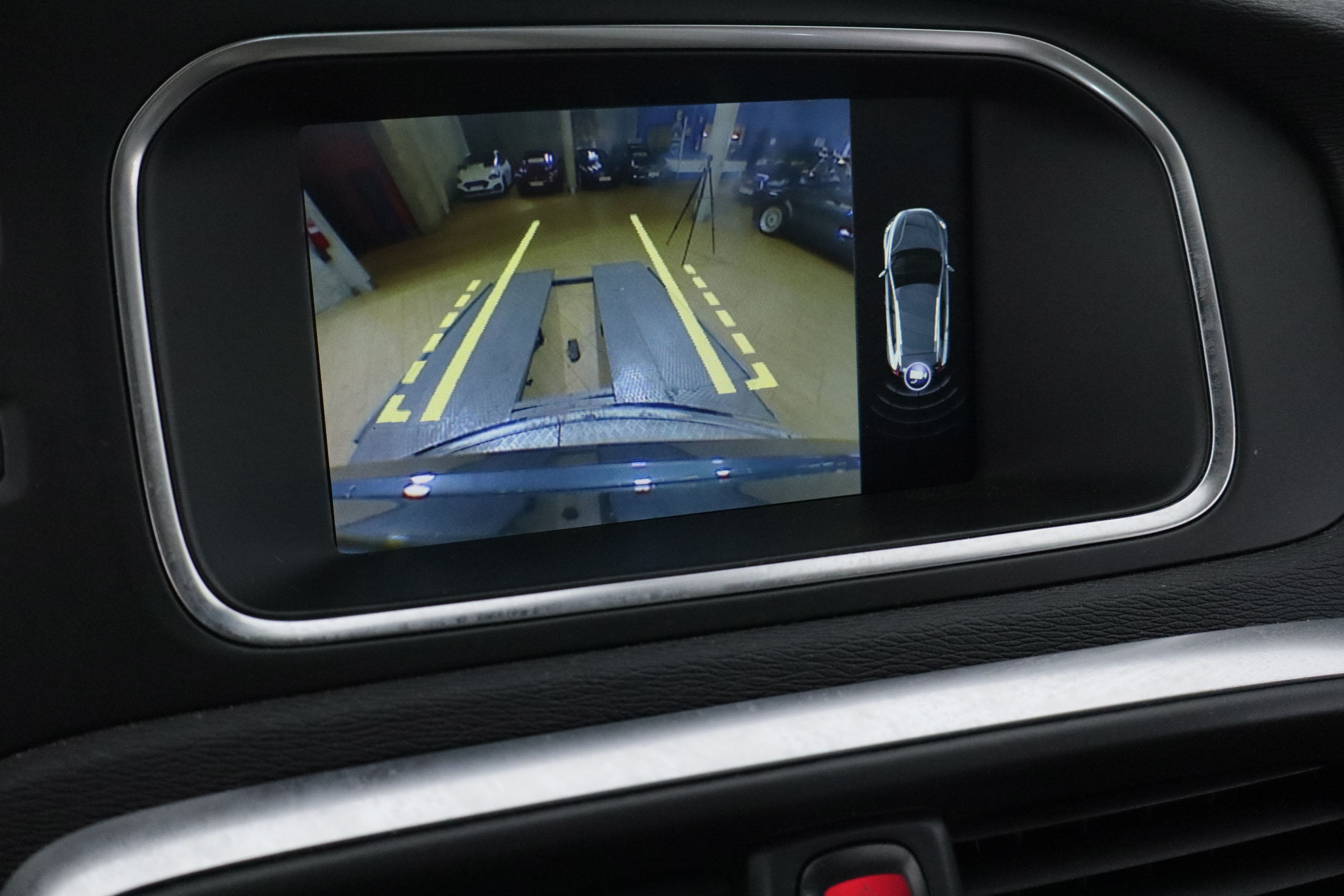 Volvo V40 CROSS COUNTRY 1.5 T3 AUTO 152CV 5P # TECHO PANORAMICO,NAVY,CAMARA TRASERA CROSS COUNTRY 1.5 T3 AUTO 152CV 5P # TECHO PANORAMICO,NAVY,CAMARA TRASERA foto 20