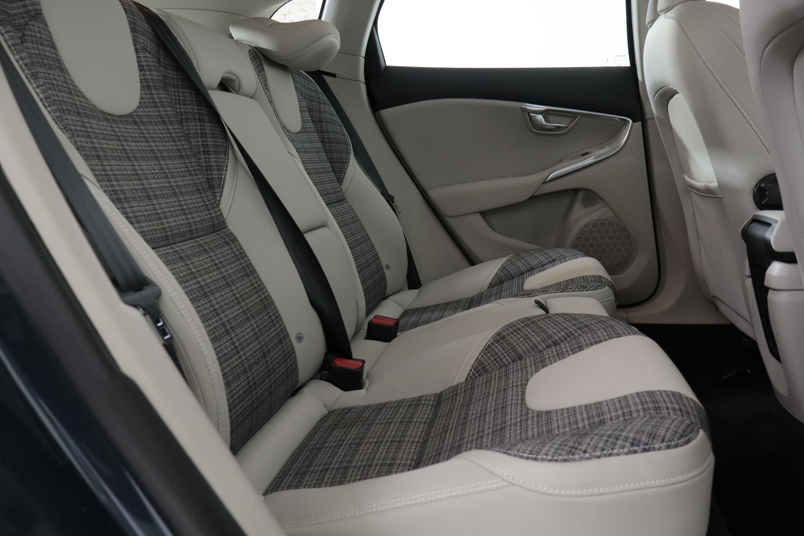 Volvo V40 CROSS COUNTRY 1.5 T3 AUTO 152CV 5P # TECHO PANORAMICO,NAVY,CAMARA TRASERA CROSS COUNTRY 1.5 T3 AUTO 152CV 5P # TECHO PANORAMICO,NAVY,CAMARA TRASERA foto 23