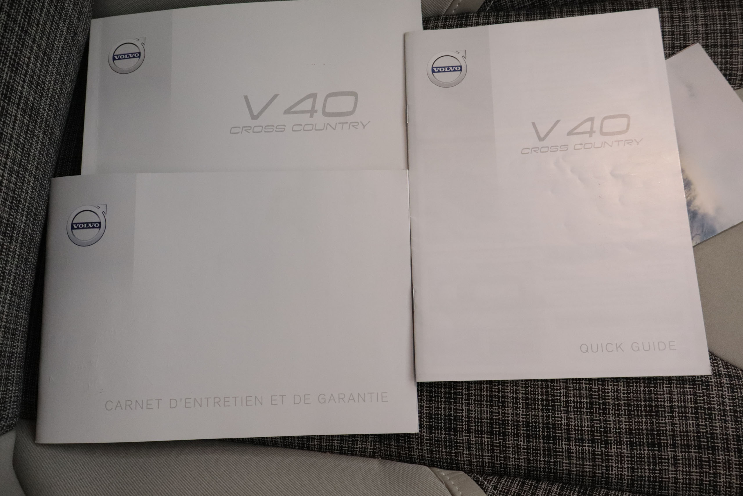 Volvo V40 CROSS COUNTRY 1.5 T3 AUTO 152CV 5P # TECHO PANORAMICO,NAVY,CAMARA TRASERA CROSS COUNTRY 1.5 T3 AUTO 152CV 5P # TECHO PANORAMICO,NAVY,CAMARA TRASERA foto 25