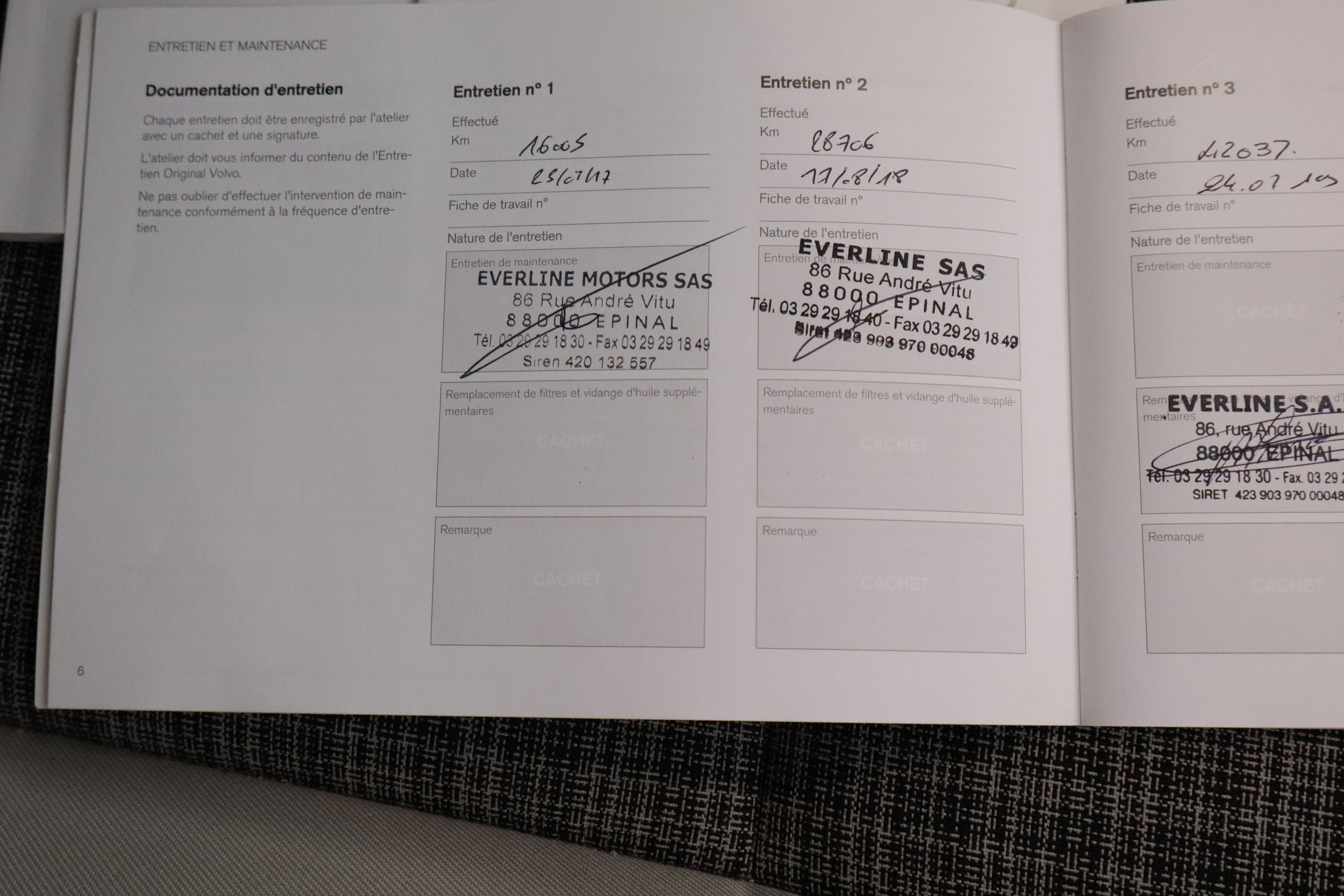 Volvo V40 CROSS COUNTRY 1.5 T3 AUTO 152CV 5P # TECHO PANORAMICO,NAVY,CAMARA TRASERA CROSS COUNTRY 1.5 T3 AUTO 152CV 5P # TECHO PANORAMICO,NAVY,CAMARA TRASERA foto 26