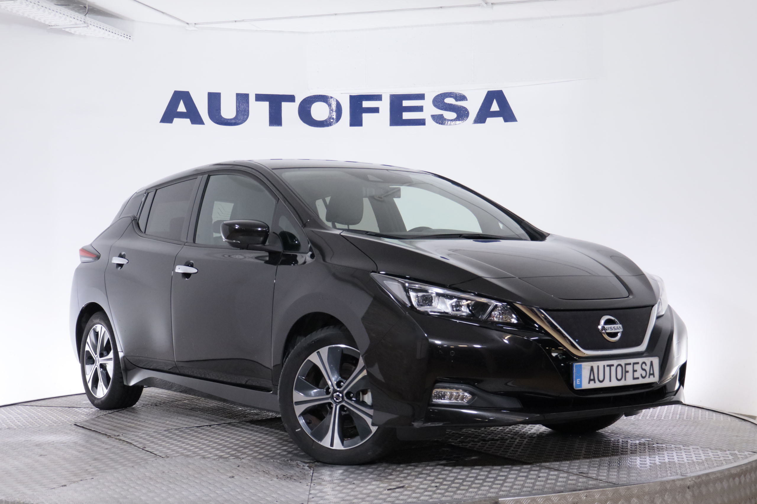 Nissan Leaf 40KWH ELECTRICO TEKNA AUTO 150CV 5P # NAVY,PARKTRONIC foto 3