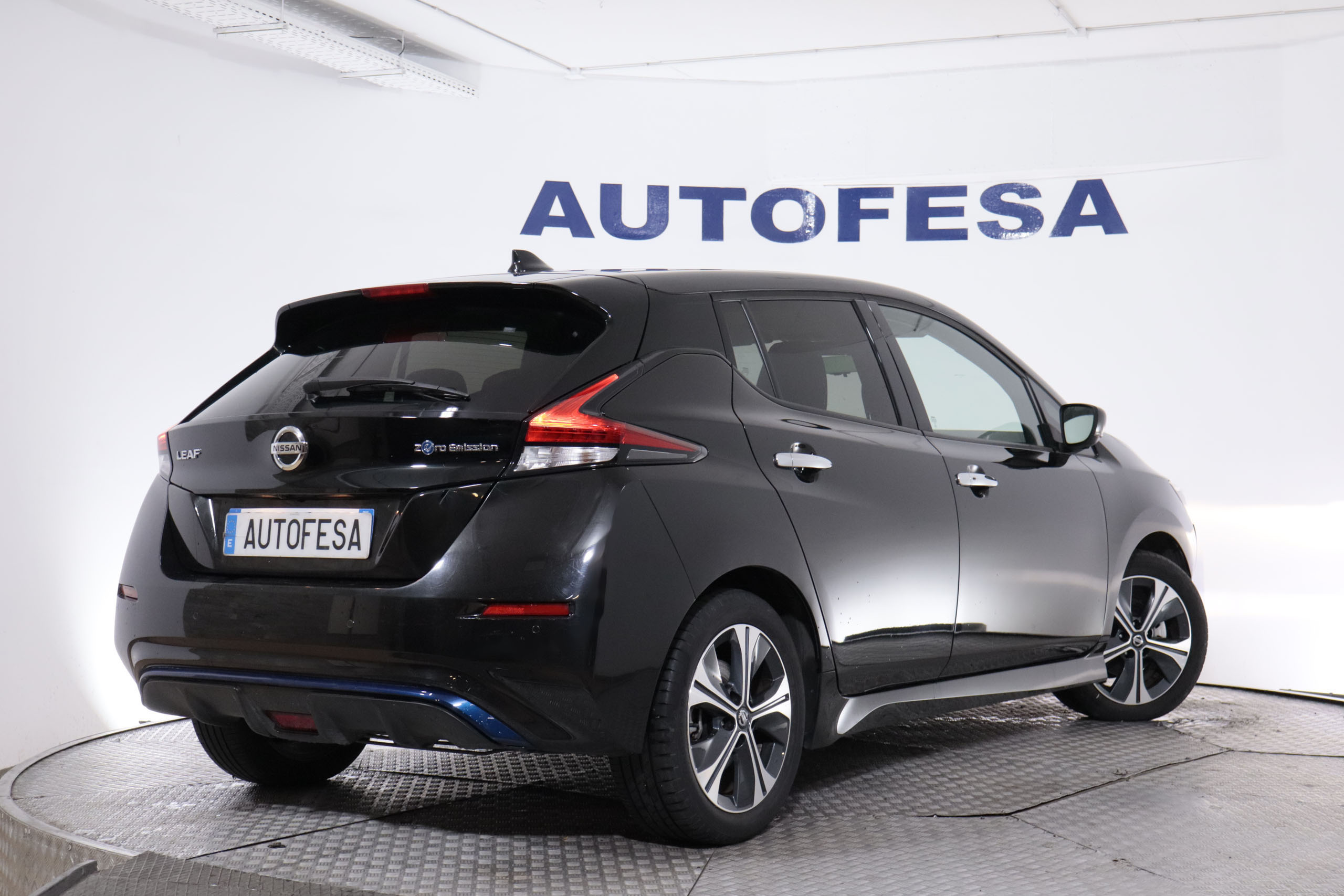 Nissan Leaf 40KWH ELECTRICO TEKNA AUTO 150CV 5P # NAVY,PARKTRONIC foto 9