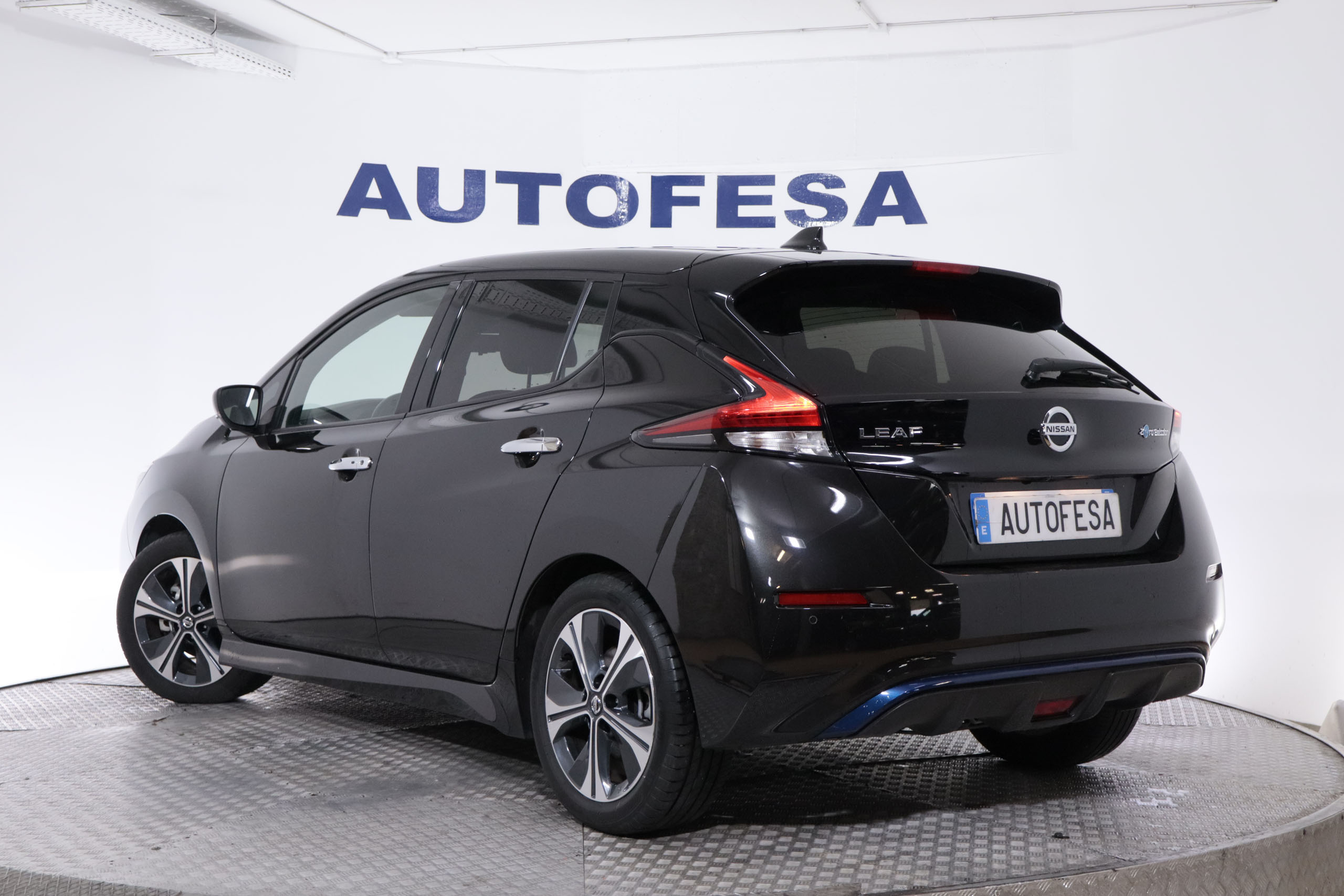 Nissan Leaf 40KWH ELECTRICO TEKNA AUTO 150CV 5P # NAVY,PARKTRONIC foto 6