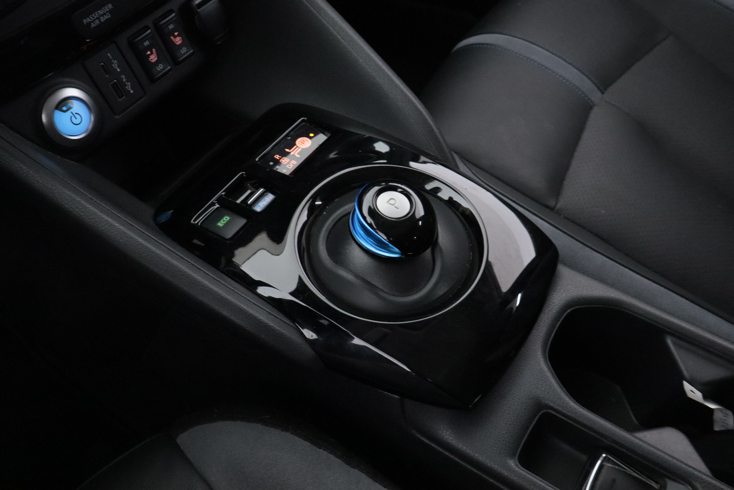 Nissan Leaf 40KWH ELECTRICO TEKNA AUTO 150CV 5P # NAVY,PARKTRONIC foto 17