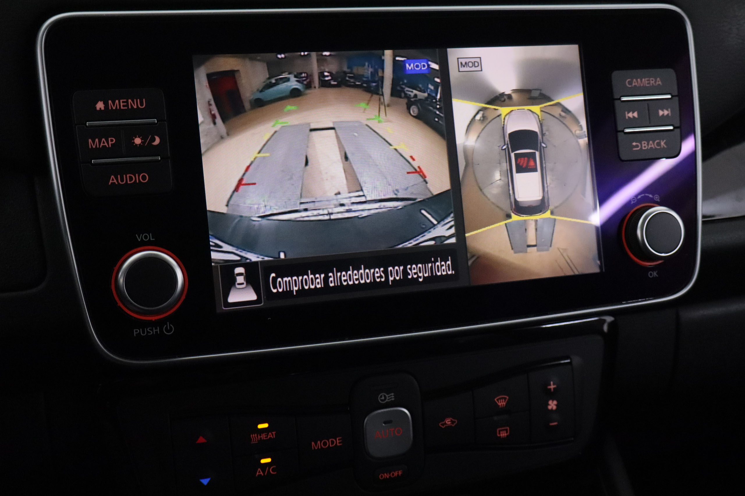 Nissan Leaf 40KWH ELECTRICO TEKNA AUTO 150CV 5P # NAVY,PARKTRONIC foto 19