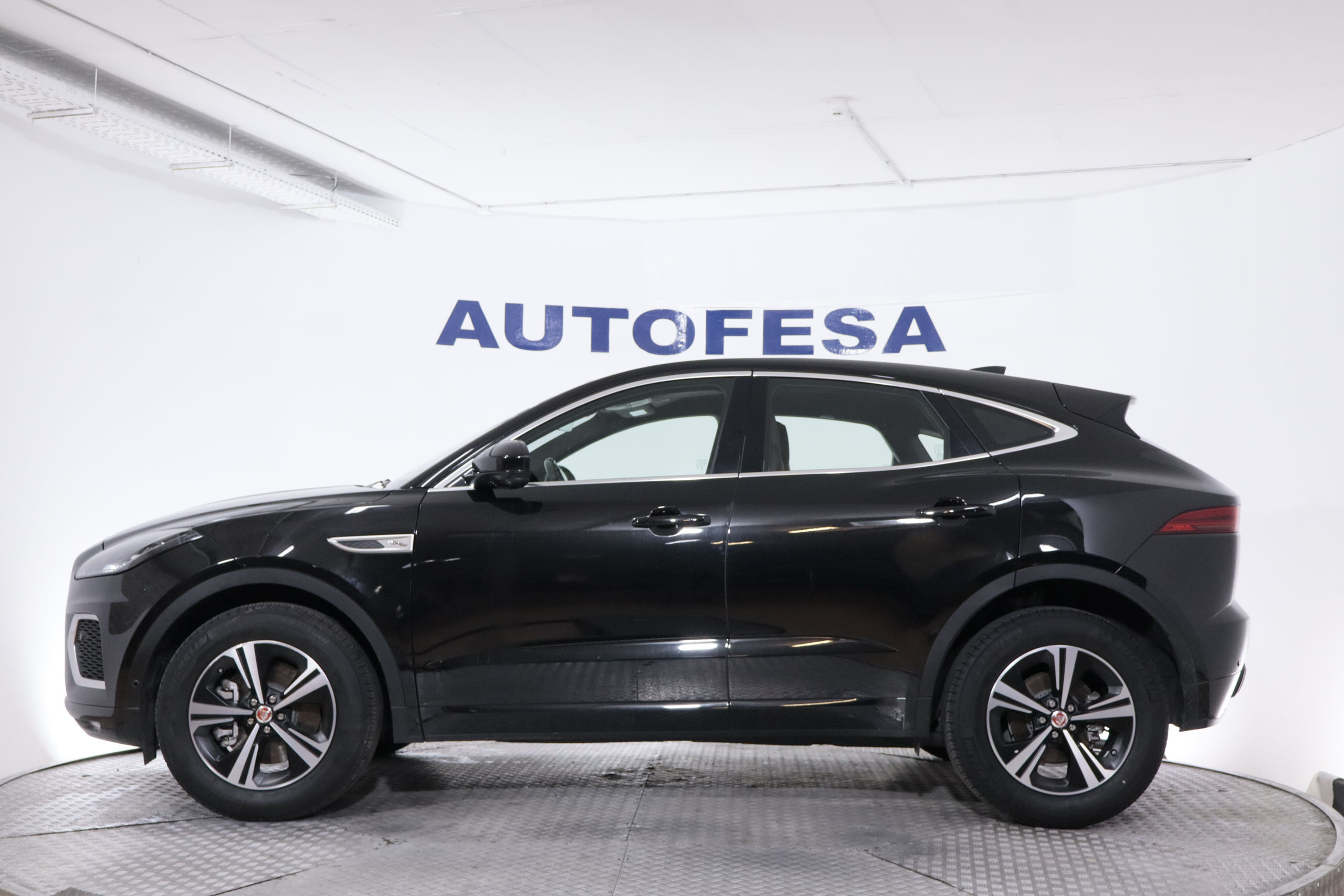 Jaguar E-pace E-PACE 2.0 MHEV R-DYNAMIC 4WD 200CV AUTO 5P S/S # NAVY, CUERO, FAROS LED, CAMARA 360 foto 5
