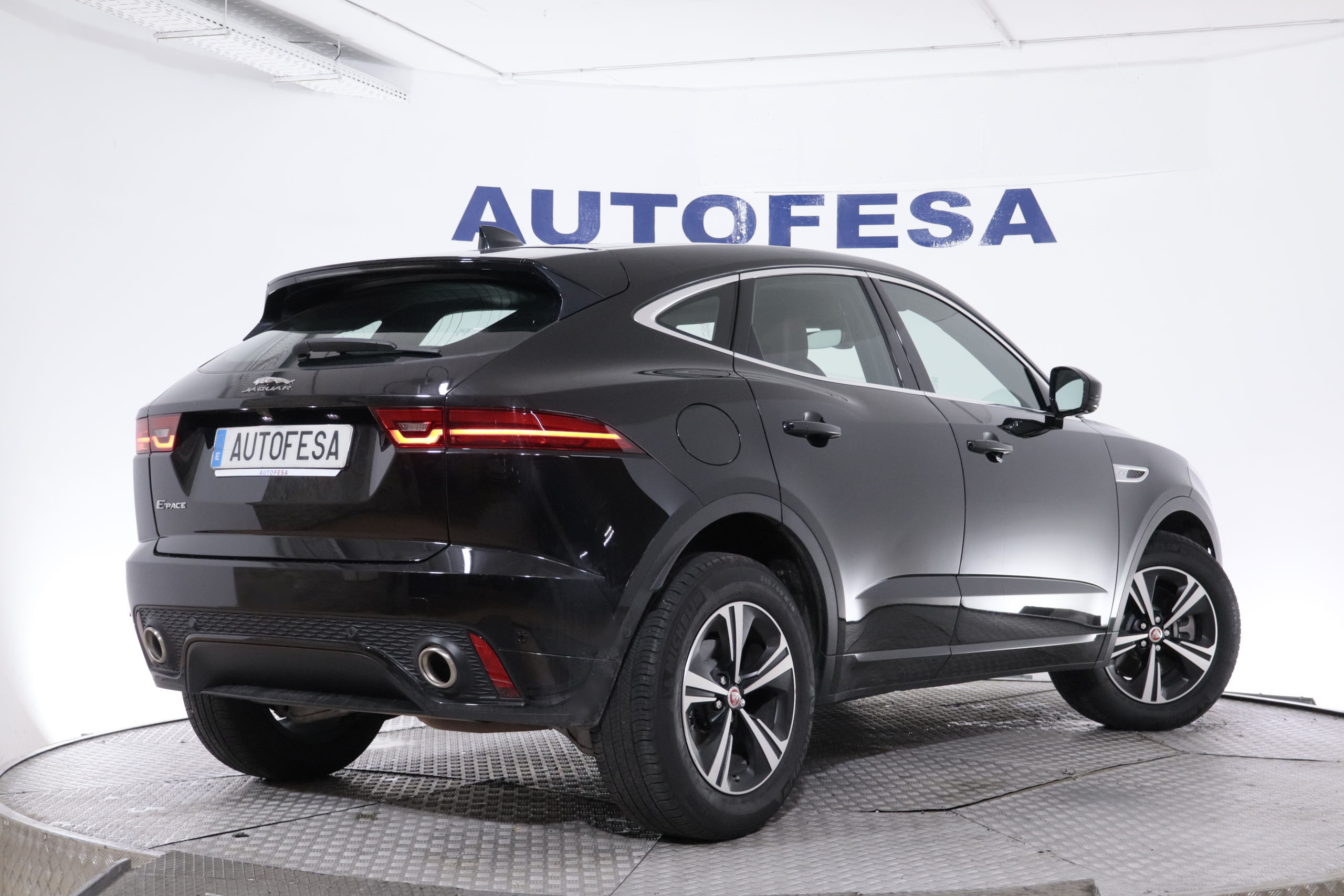 Jaguar E-pace E-PACE 2.0 MHEV R-DYNAMIC 4WD 200CV AUTO 5P S/S # NAVY, CUERO, FAROS LED, CAMARA 360 foto 9