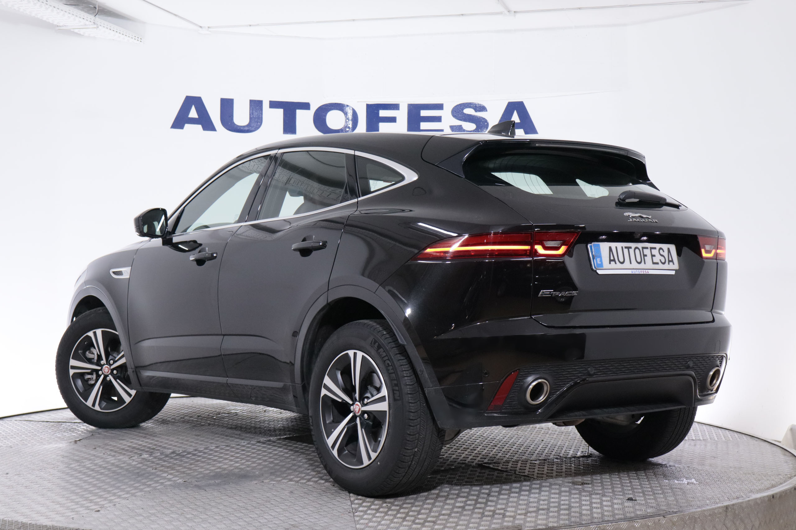 Jaguar E-pace E-PACE 2.0 MHEV R-DYNAMIC 4WD 200CV AUTO 5P S/S # NAVY, CUERO, FAROS LED, CAMARA 360 foto 6