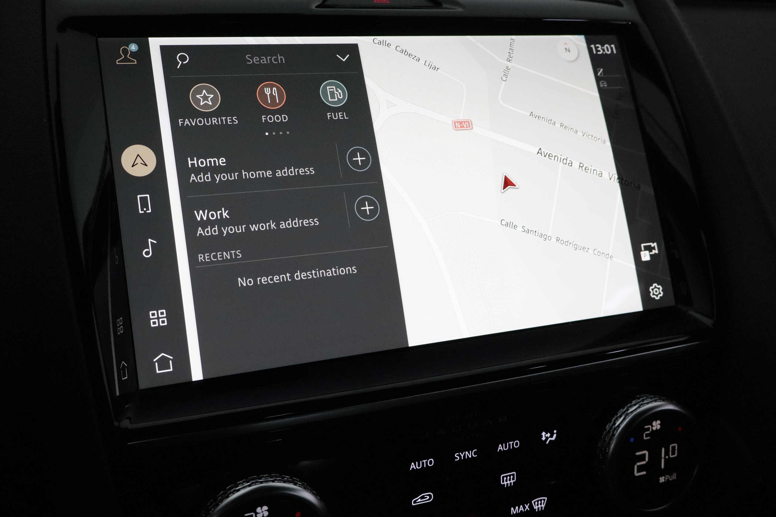 Jaguar E-pace E-PACE 2.0 MHEV R-DYNAMIC 4WD 200CV AUTO 5P S/S # NAVY, CUERO, FAROS LED, CAMARA 360 foto 19