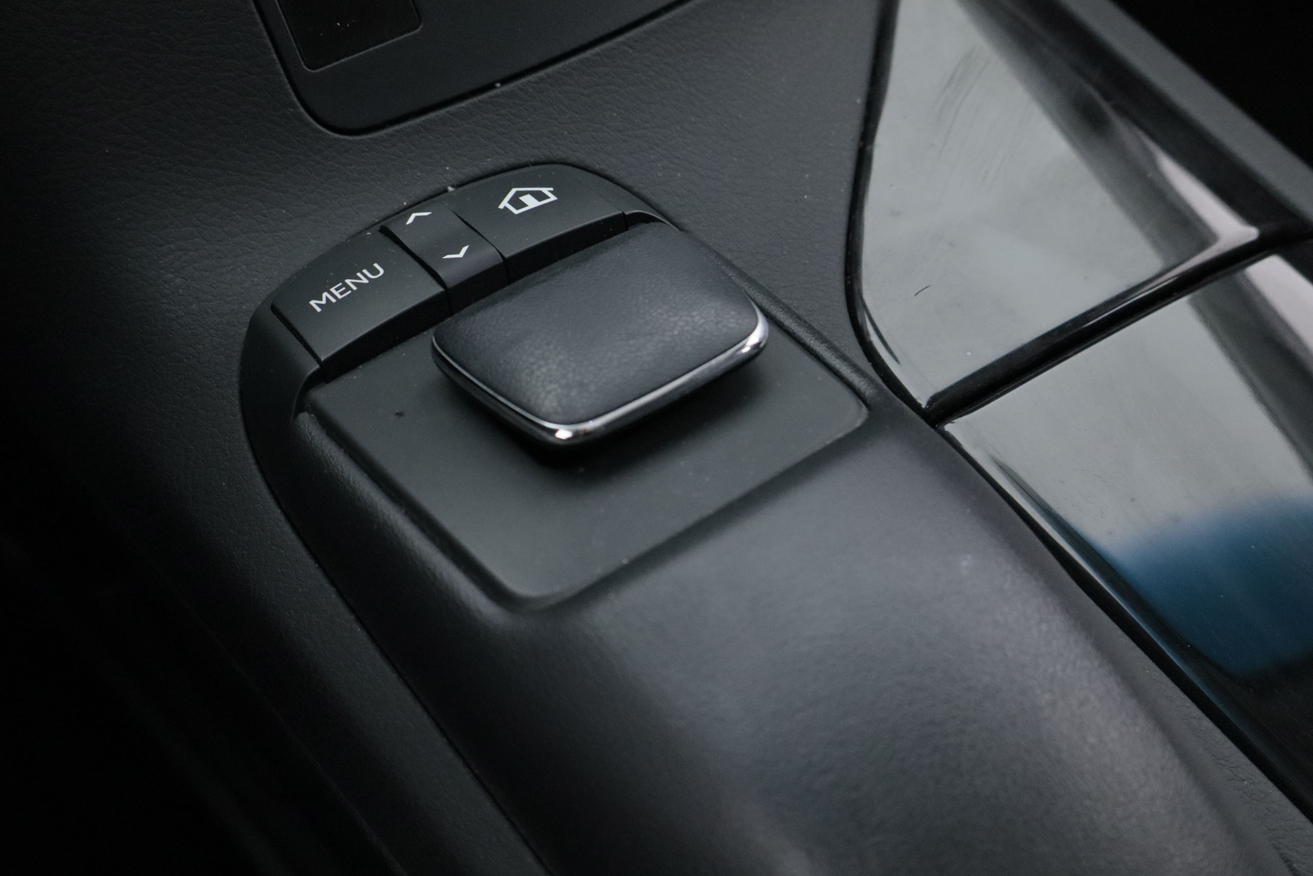 Lexus Rx 450h 3.5 V6 AWD PRESIDENT AUTO 299CV 5P # TECHO ELE,CUERO,NAVY foto 17