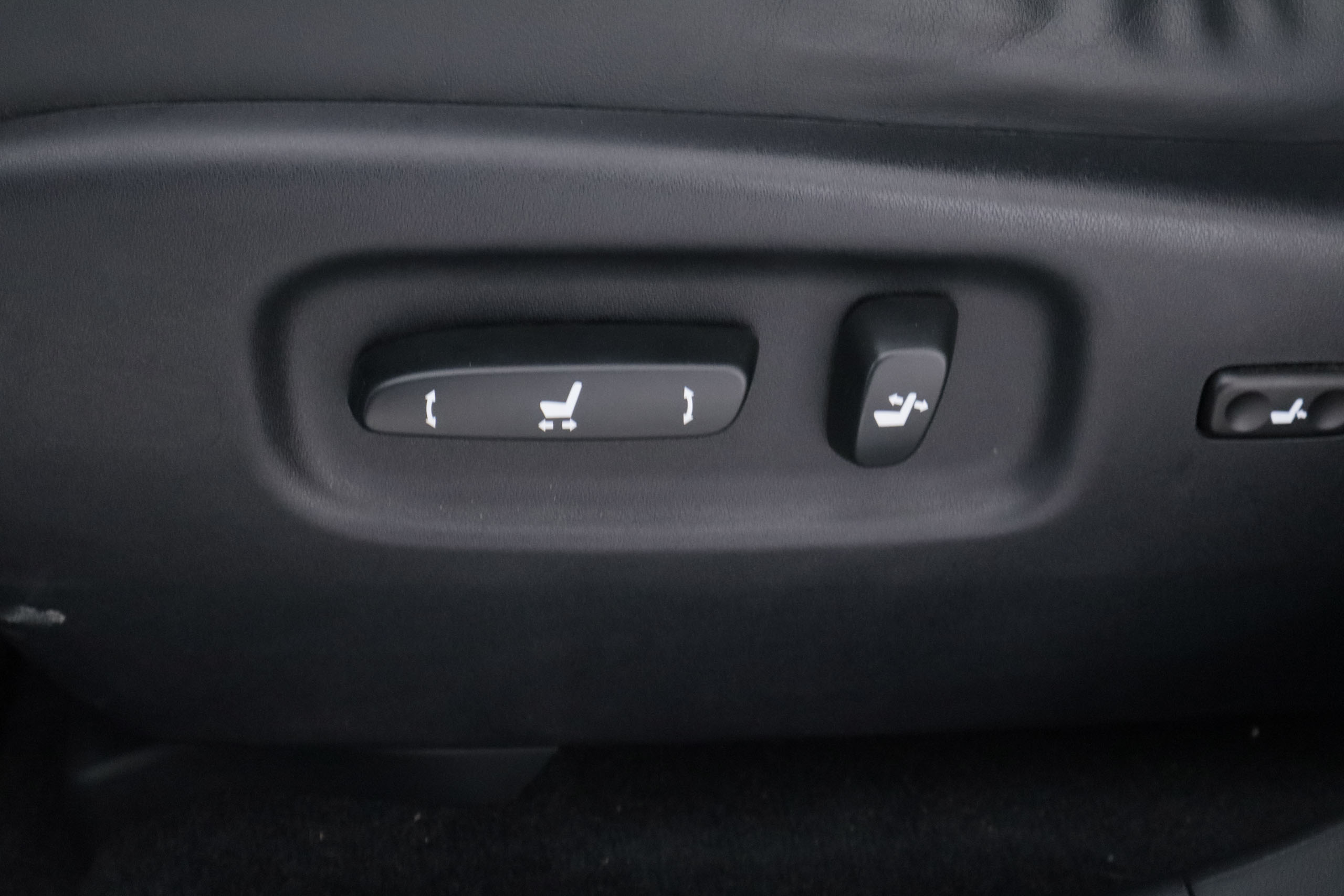 Lexus Rx 450h 3.5 V6 AWD PRESIDENT AUTO 299CV 5P # TECHO ELE,CUERO,NAVY foto 18