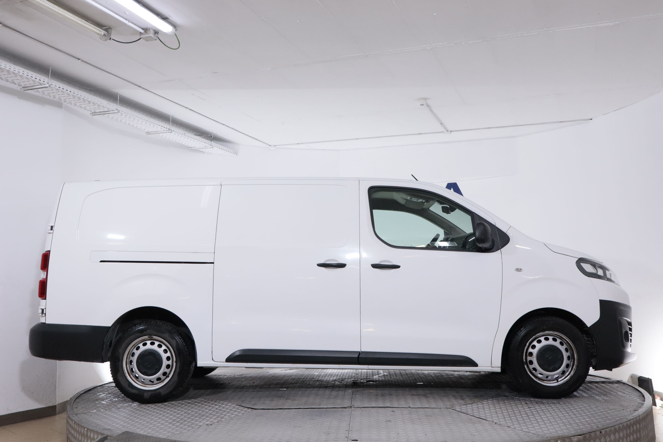 Citroen Jumpy JUMPY XL 1.5 BLUEHDI 120CV 4P VENTA SOLO PROFESIONALES # IVA DEDUCIBLE,NAVY foto 10