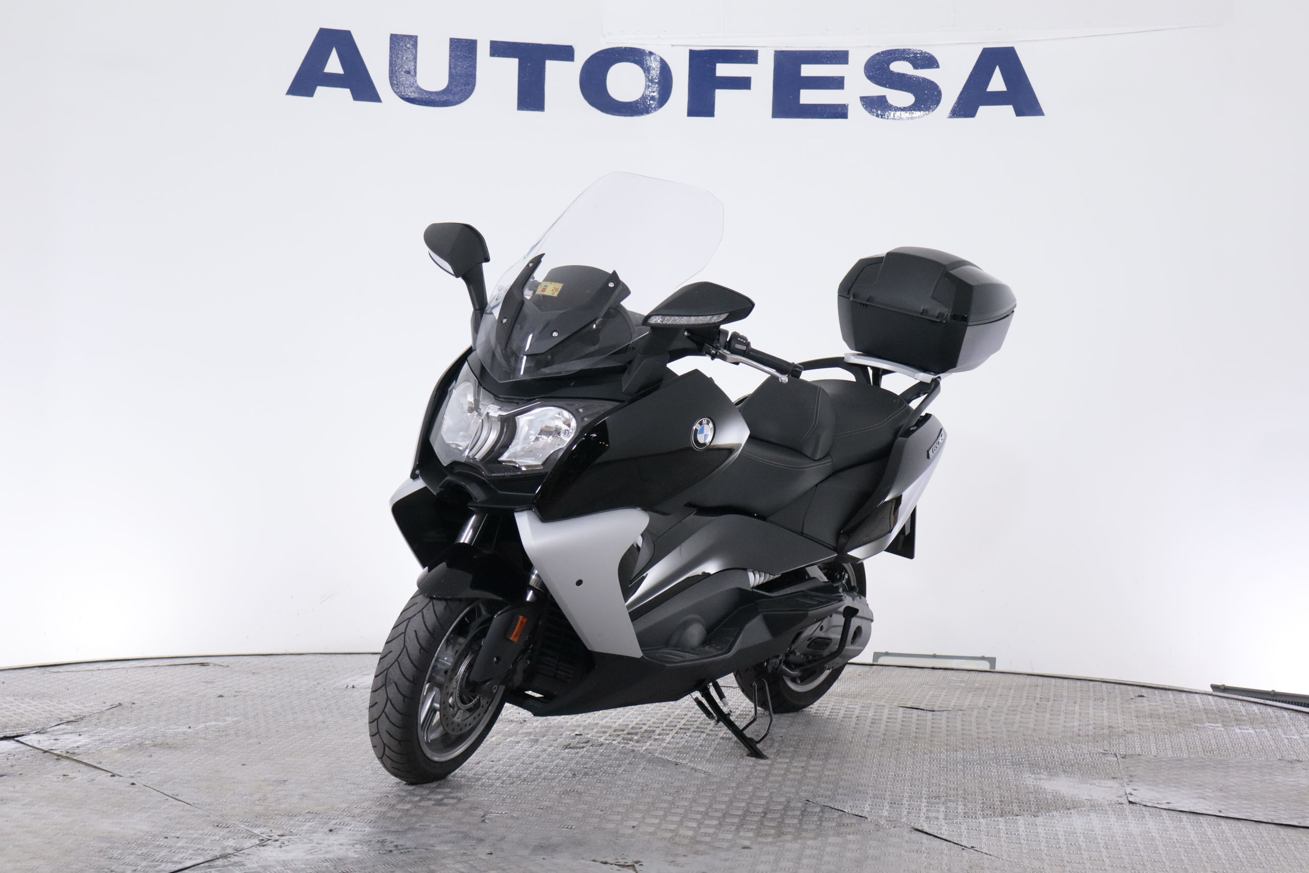 BMW C 650 Gt C650 GT EXECUTIVE 59CV ABS/ASC (MANTENIMIENTO INCLUIDO HASTA 40K KMS) # PUÑOS TERMICOS,ASIENTOS CALEFACTABLES, TOP CASE, MANTA foto 1