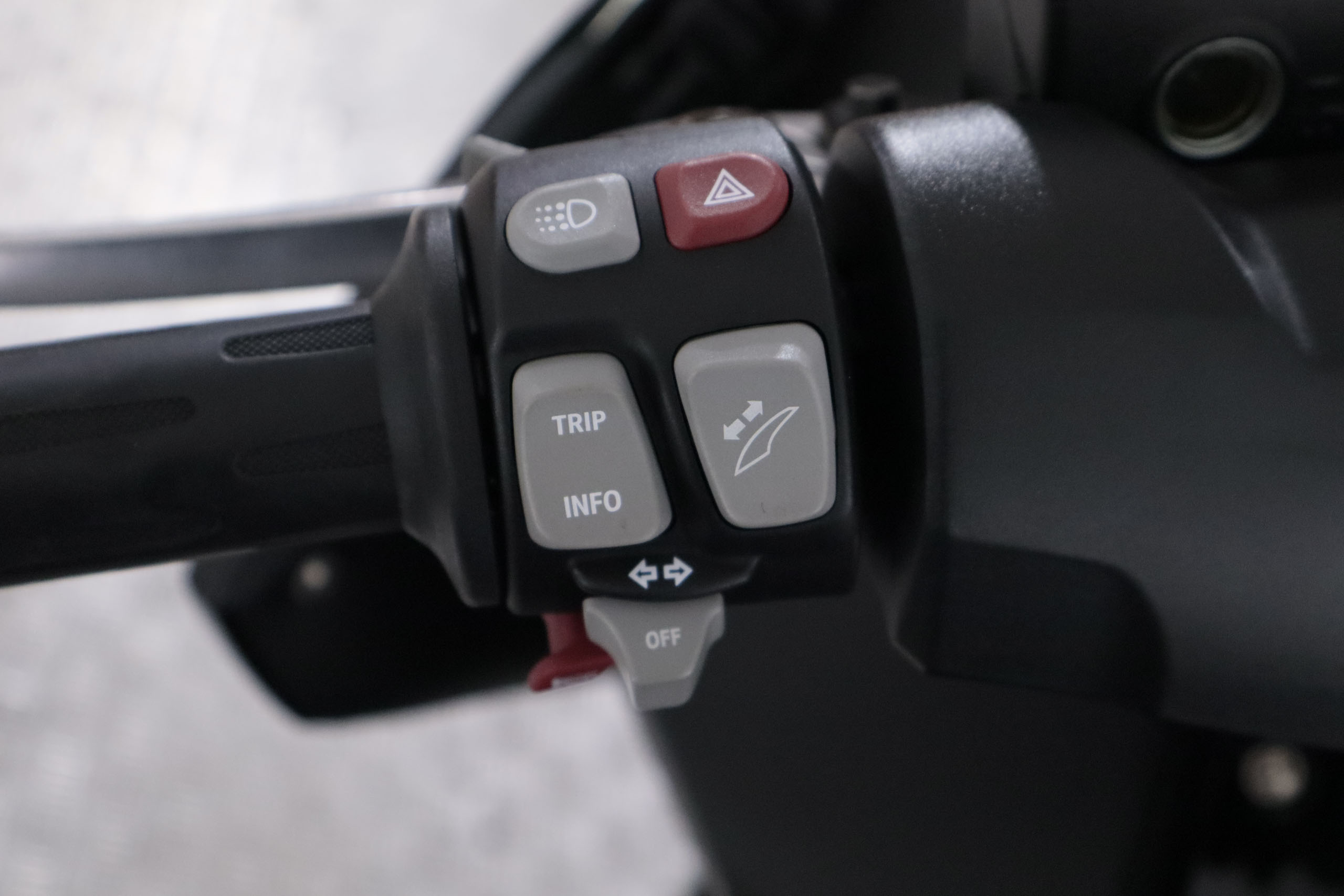 BMW C 650 Gt C650 GT EXECUTIVE 59CV ABS/ASC (MANTENIMIENTO INCLUIDO HASTA 40K KMS) # PUÑOS TERMICOS,ASIENTOS CALEFACTABLES, TOP CASE, MANTA foto 20