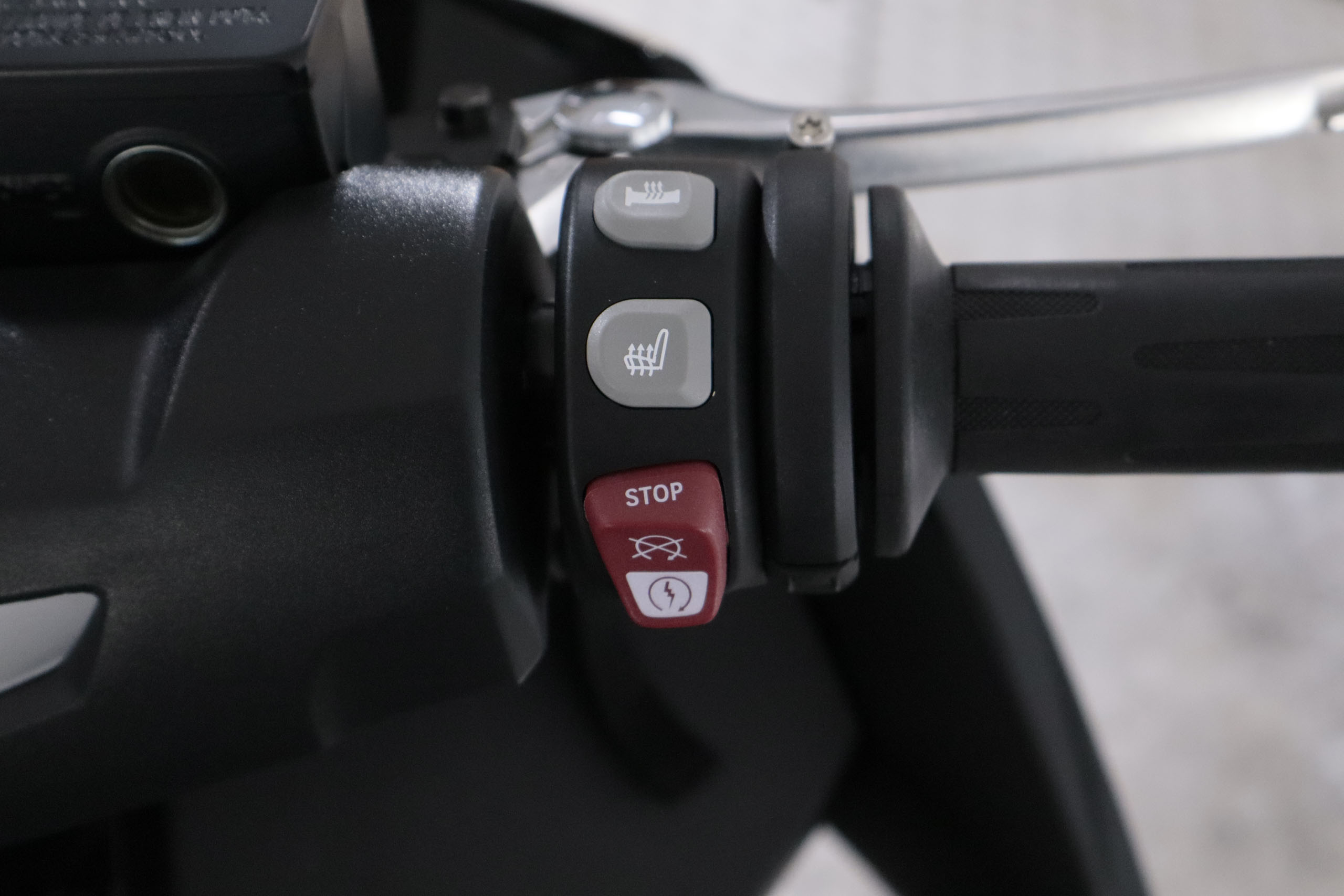 BMW C 650 Gt C650 GT EXECUTIVE 59CV ABS/ASC (MANTENIMIENTO INCLUIDO HASTA 40K KMS) # PUÑOS TERMICOS,ASIENTOS CALEFACTABLES, TOP CASE, MANTA foto 22