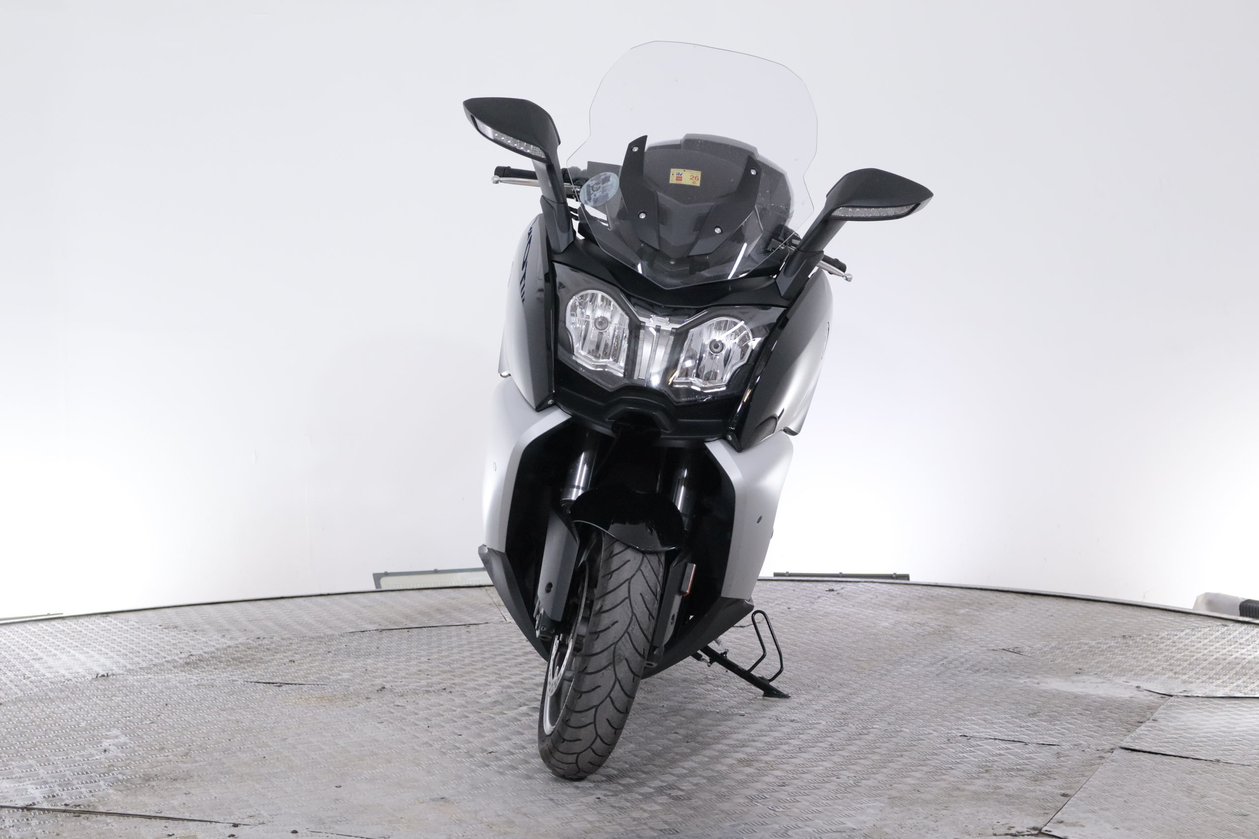 BMW C 650 Gt C650 GT EXECUTIVE 59CV ABS/ASC (MANTENIMIENTO INCLUIDO HASTA 40K KMS) # PUÑOS TERMICOS,ASIENTOS CALEFACTABLES, TOP CASE, MANTA foto 3