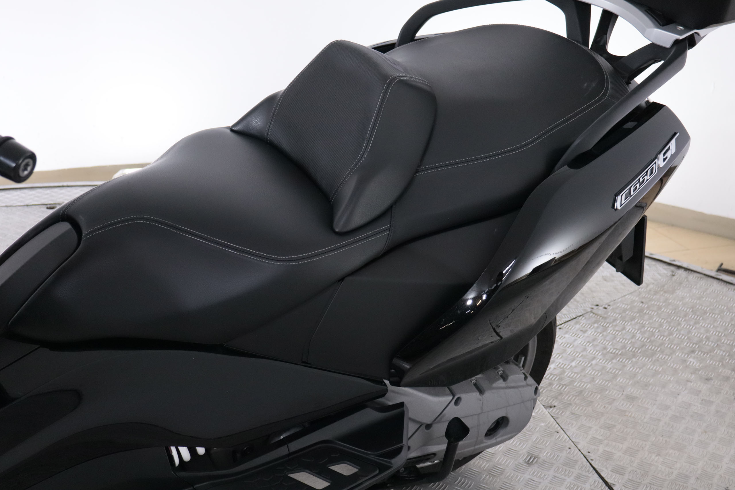 BMW C 650 Gt C650 GT EXECUTIVE 59CV ABS/ASC (MANTENIMIENTO INCLUIDO HASTA 40K KMS) # PUÑOS TERMICOS,ASIENTOS CALEFACTABLES, TOP CASE, MANTA foto 18