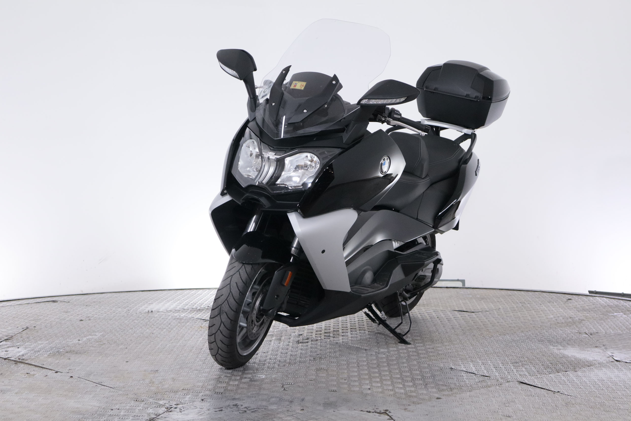 BMW C 650 Gt C650 GT EXECUTIVE 59CV ABS/ASC (MANTENIMIENTO INCLUIDO HASTA 40K KMS) # PUÑOS TERMICOS,ASIENTOS CALEFACTABLES, TOP CASE, MANTA foto 2