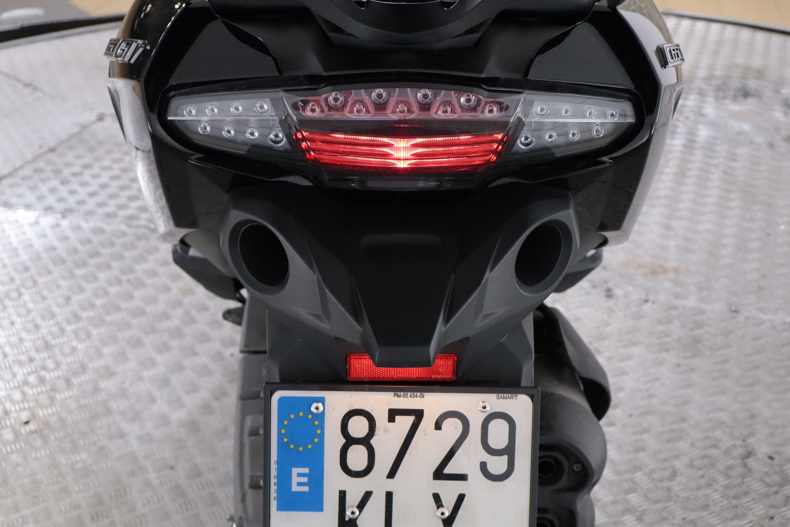 BMW C 650 Gt C650 GT EXECUTIVE 59CV ABS/ASC (MANTENIMIENTO INCLUIDO HASTA 40K KMS) # PUÑOS TERMICOS,ASIENTOS CALEFACTABLES, TOP CASE, MANTA foto 14