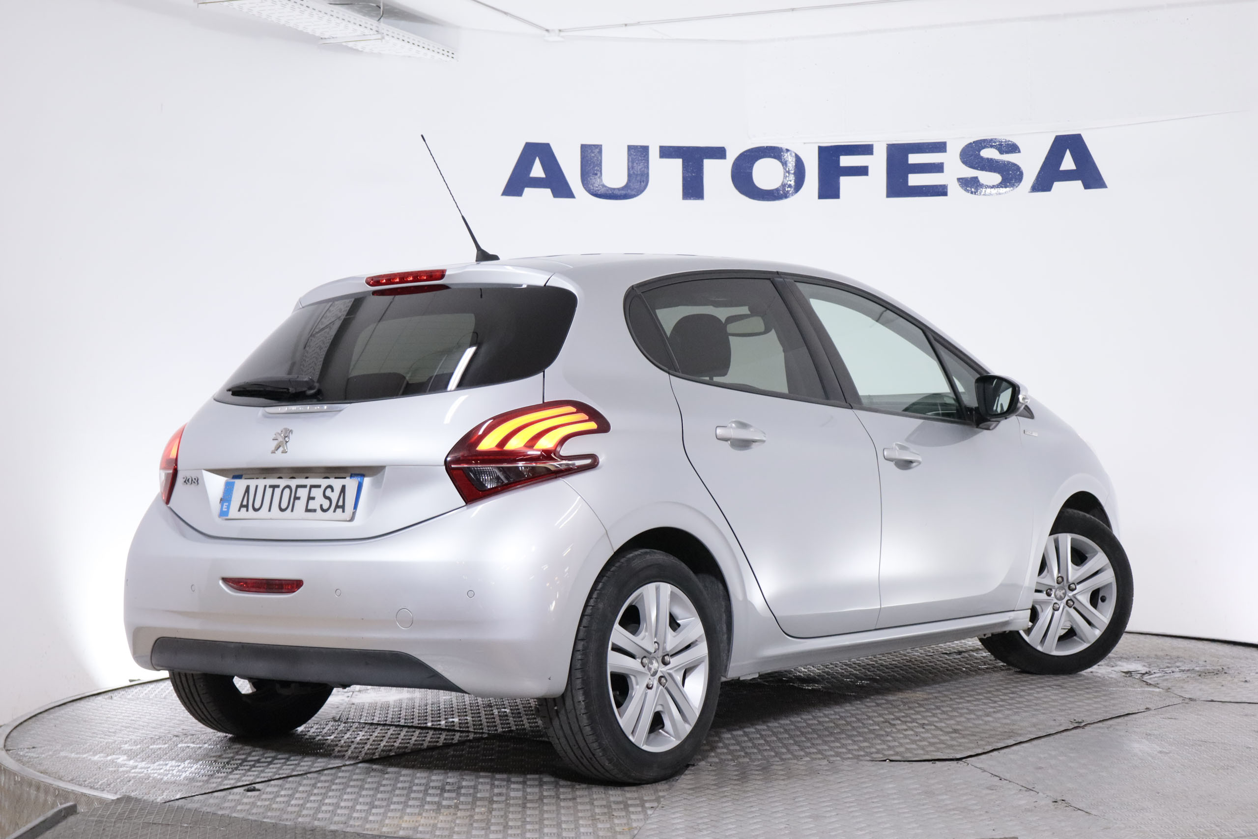 Peugeot 208 1.2 PURETECH 82CV STYLE 5P # NAVY,PARKTRONIC 1.2 PURETECH 82CV STYLE 5P # NAVY,PARKTRONIC foto 9