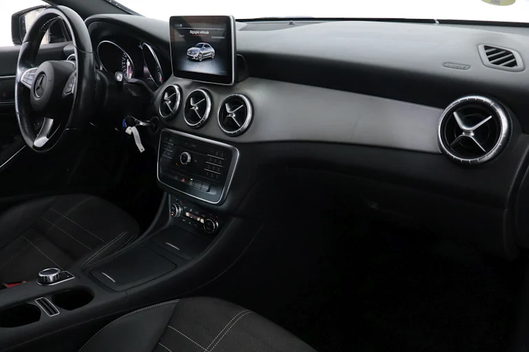 Mercedes-benz Cla 220 CLASE CLA 220 CDI AUTO 177CV 4P # NAVY,CAMARA TRASERA foto 17