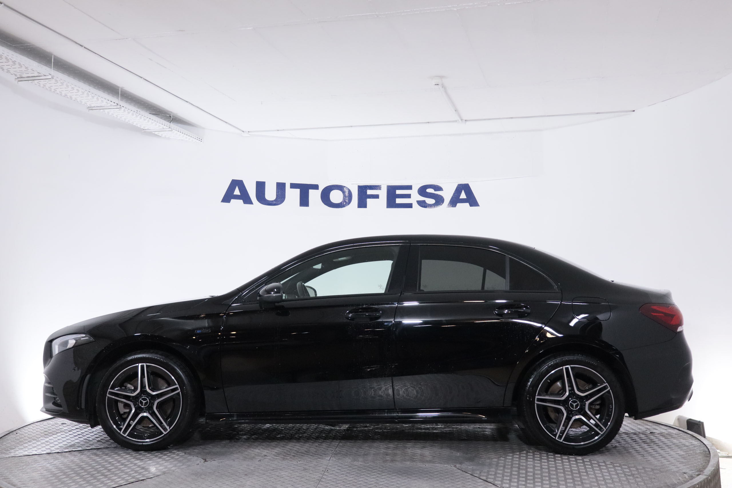 Mercedes-benz A 250 CLASE A 250e SEDAN AMG LINE AUTO 218CV 4P # NAVY,CAMARA TRASERA foto 5