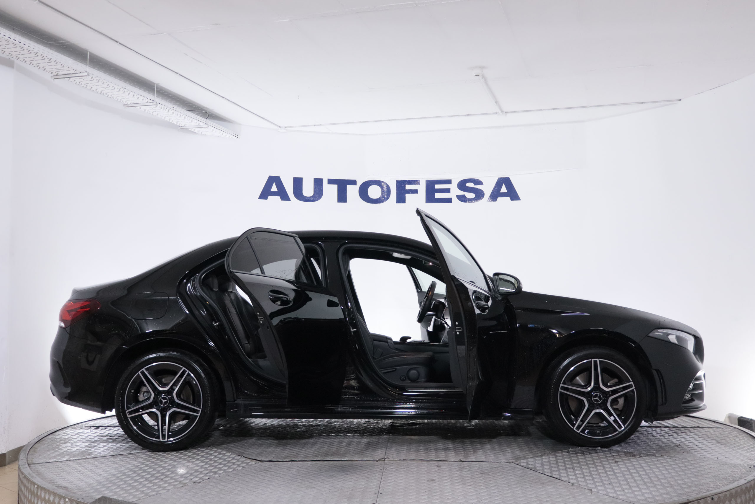 Mercedes-benz A 250 CLASE A 250e SEDAN AMG LINE AUTO 218CV 4P # NAVY,CAMARA TRASERA foto 13