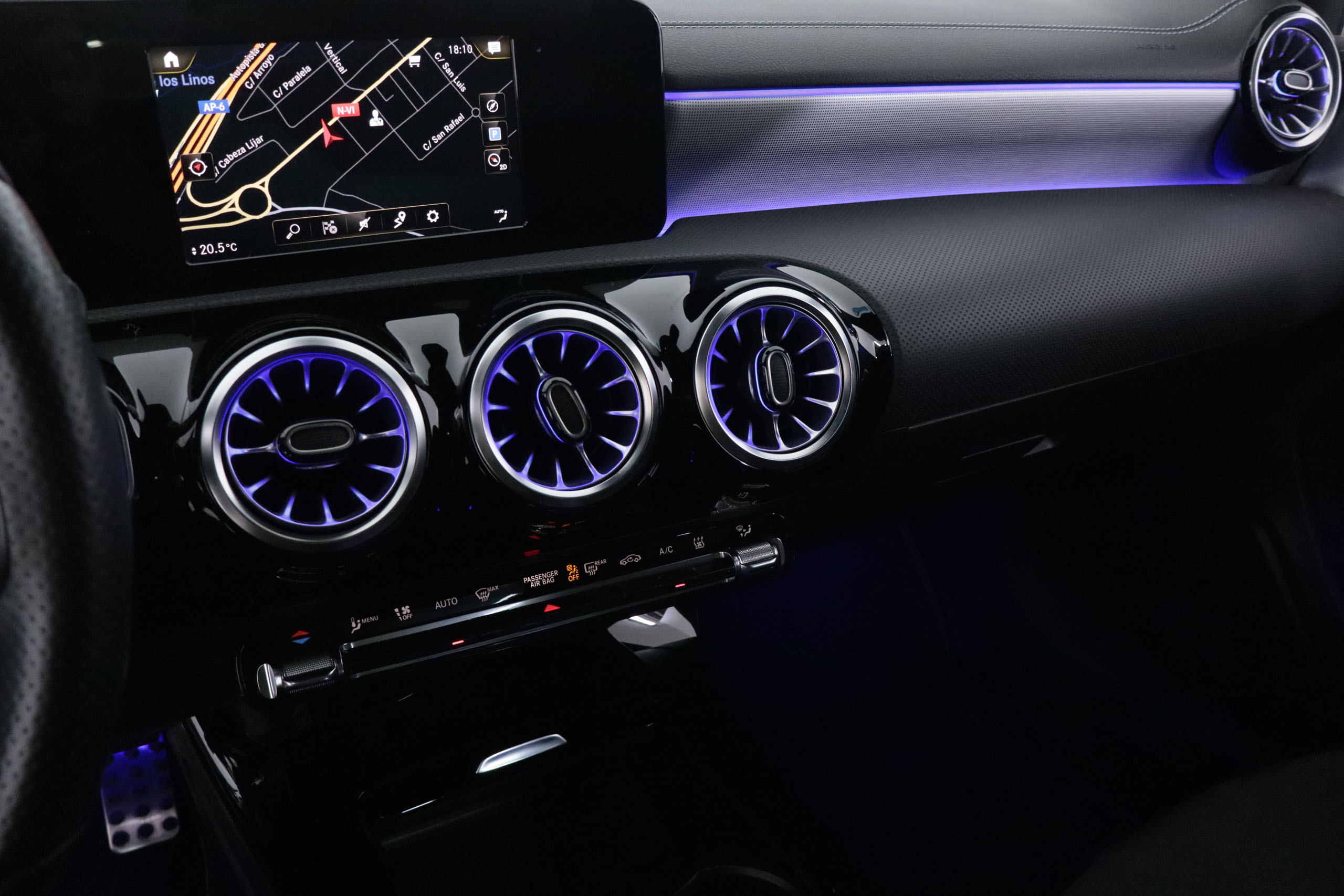 Mercedes-benz A 250 CLASE A 250e SEDAN AMG LINE AUTO 218CV 4P # NAVY,CAMARA TRASERA foto 18