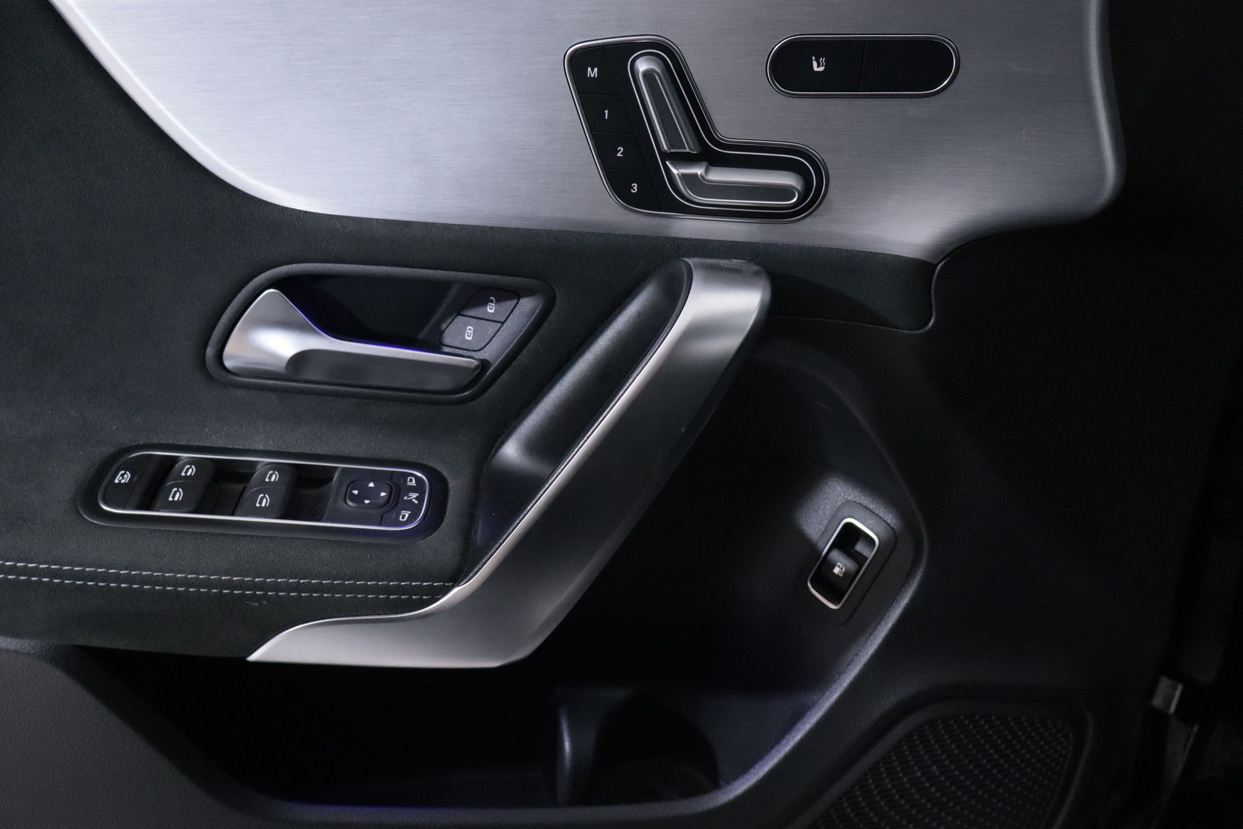 Mercedes-benz A 250 CLASE A 250e SEDAN AMG LINE AUTO 218CV 4P # NAVY,CAMARA TRASERA foto 27