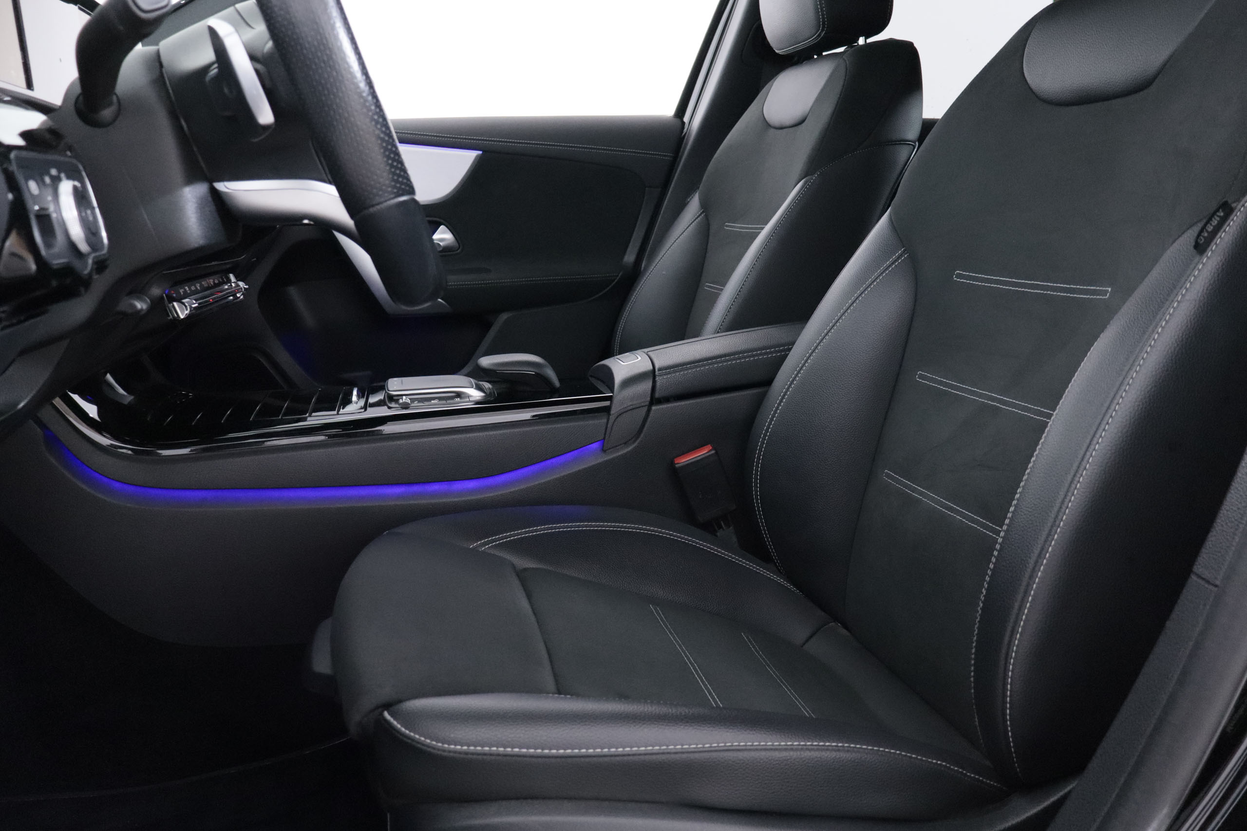 Mercedes-benz A 250 CLASE A 250e SEDAN AMG LINE AUTO 218CV 4P # NAVY,CAMARA TRASERA foto 26