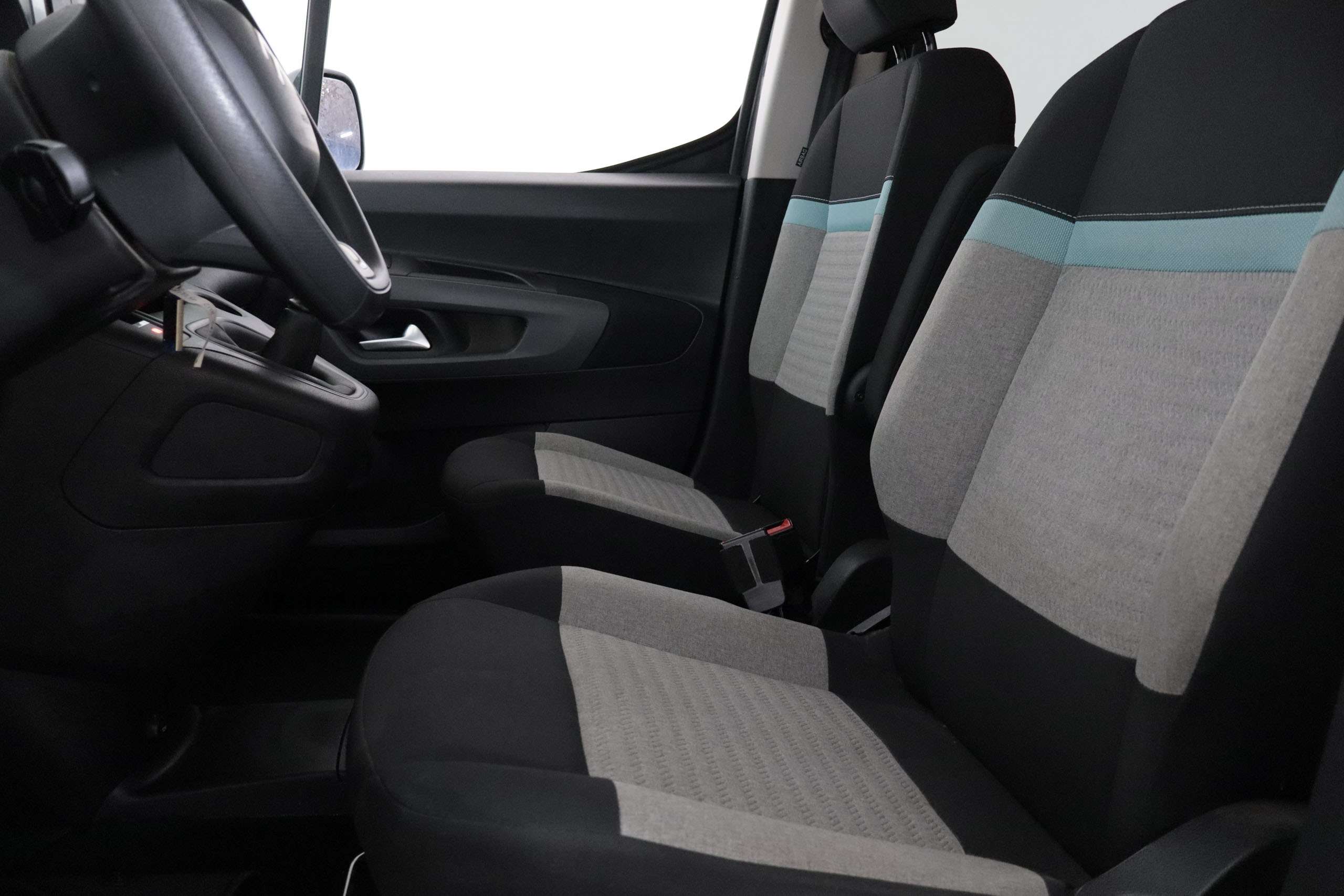 Citroen Berlingo TALLA M 1.2i FEEL 110CV 5P # NAVY,PARKTRONIC,CAMARA TRASERA foto 21