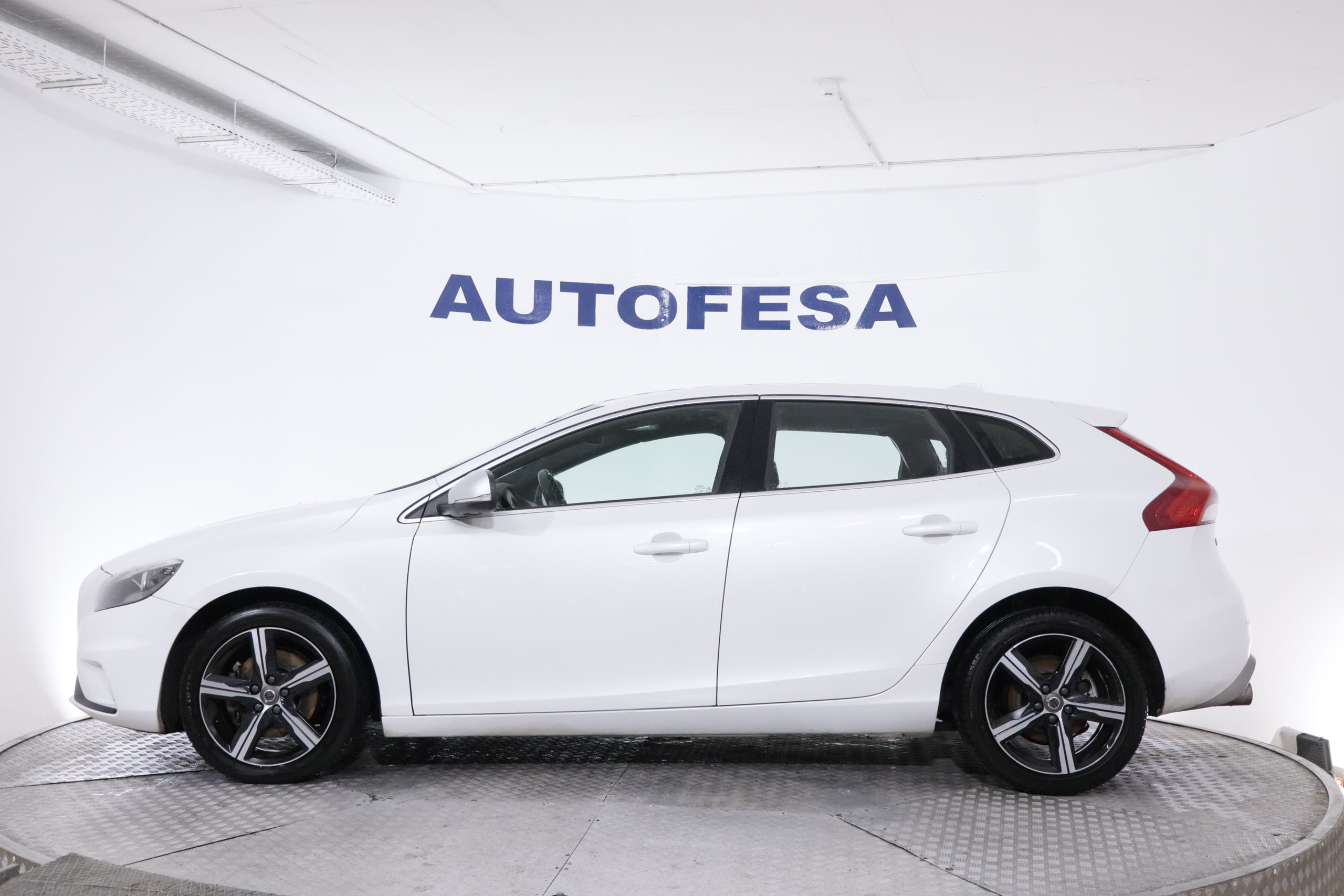 Volvo V40 2.0 T2 R-DESIGN 122CV 5P # CUERO, foto 5
