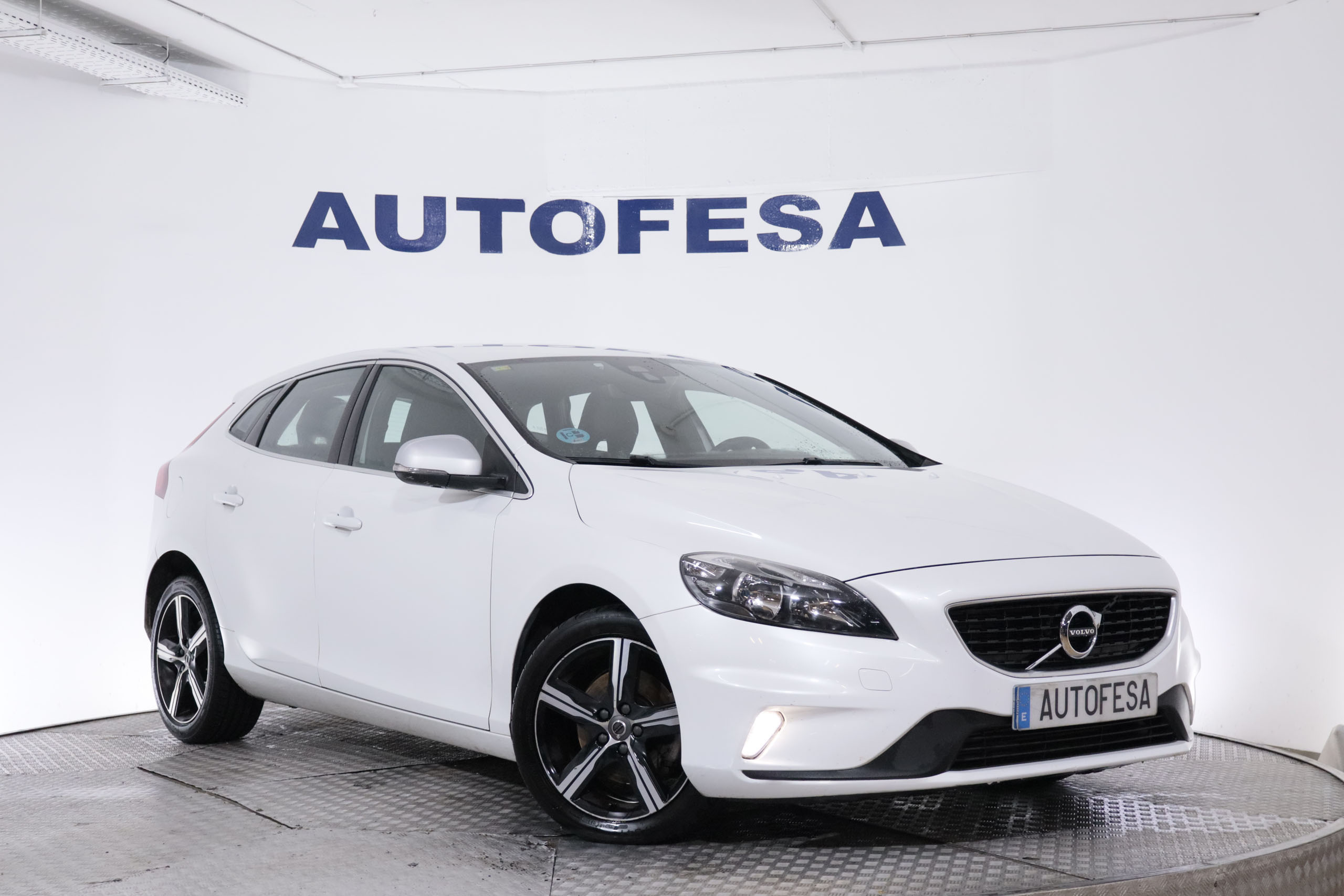 Volvo V40 2.0 T2 R-DESIGN 122CV 5P # CUERO, foto 3