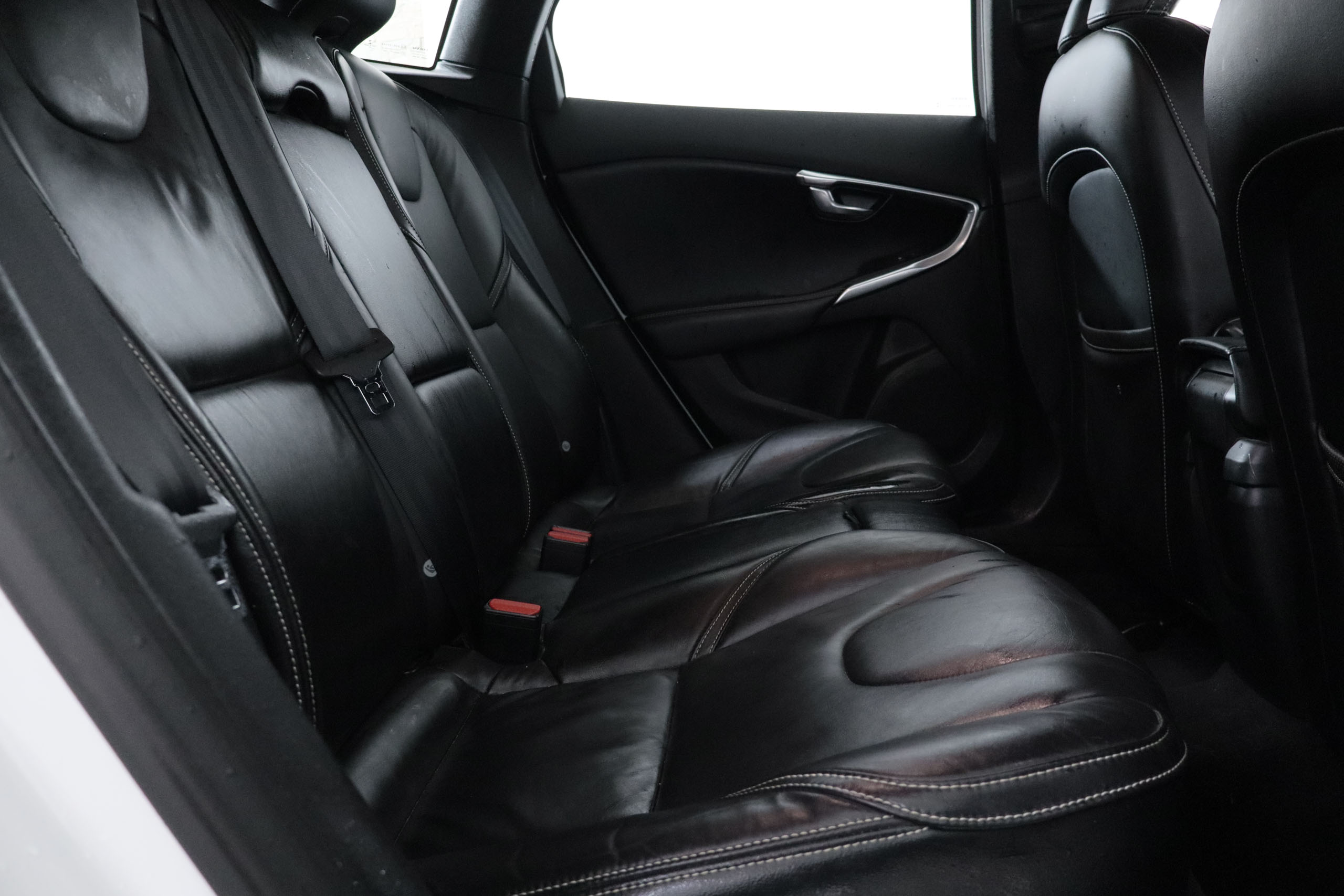 Volvo V40 2.0 T2 R-DESIGN 122CV 5P # CUERO, foto 23