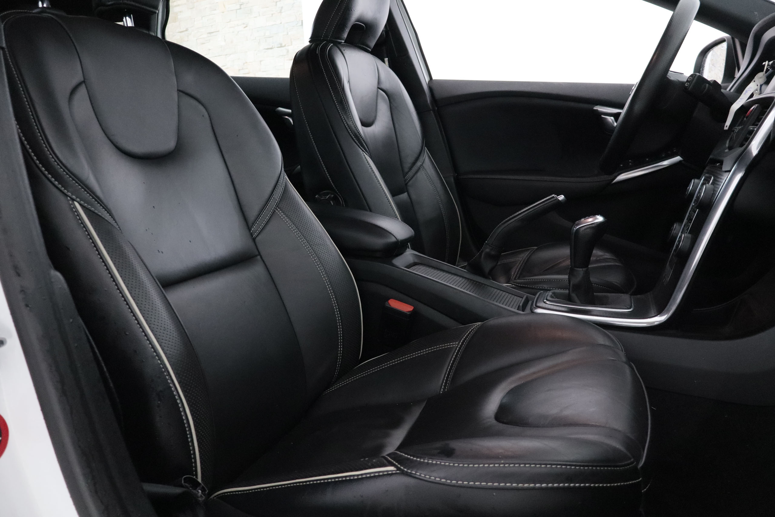 Volvo V40 2.0 T2 R-DESIGN 122CV 5P # CUERO, foto 24