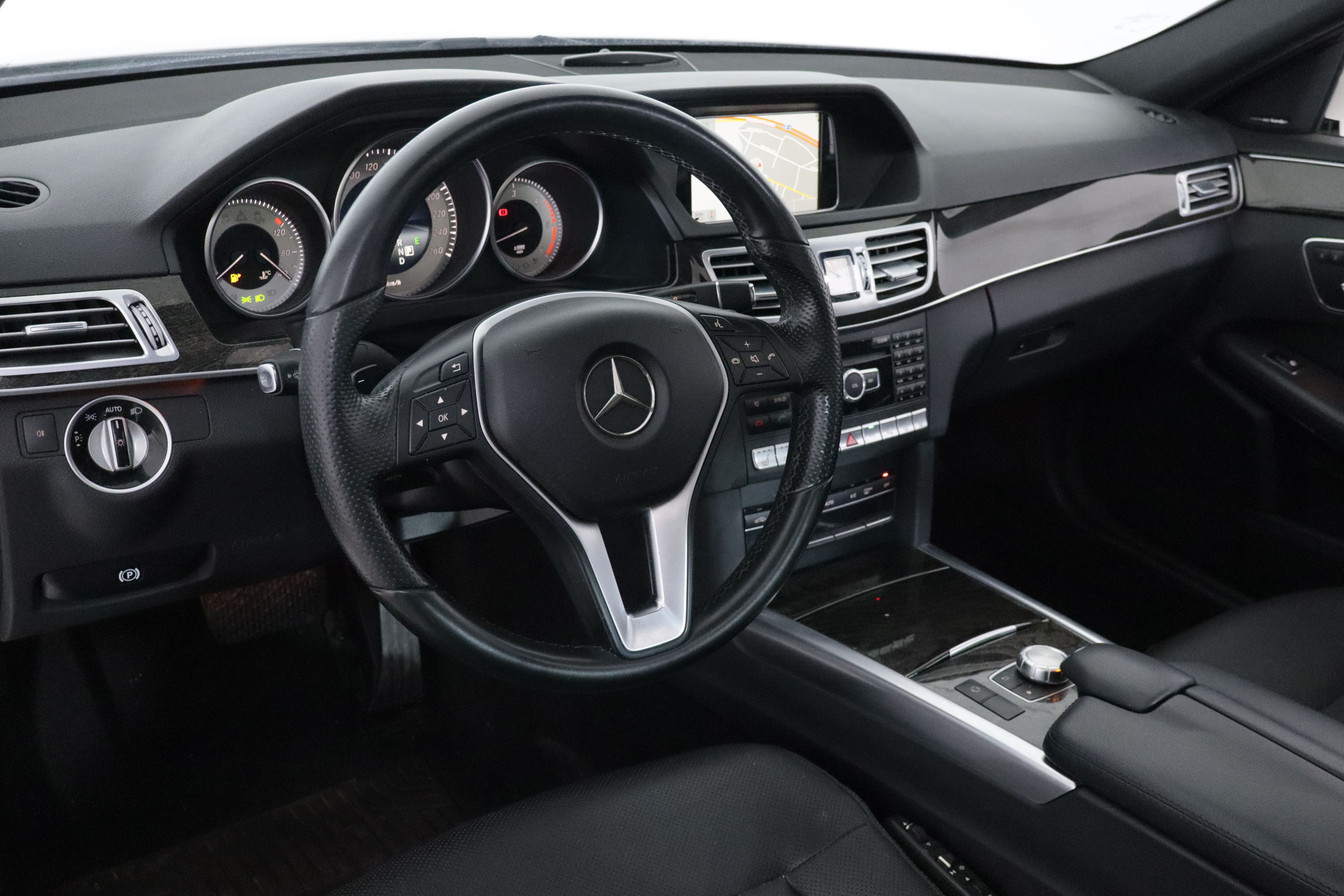 Mercedes-benz E 350 CLASE E 350 CDI AVANTGARDE 258CV AUTO 4P # TECHO PANORAMICO ELE,CUERO,NAVY foto 15