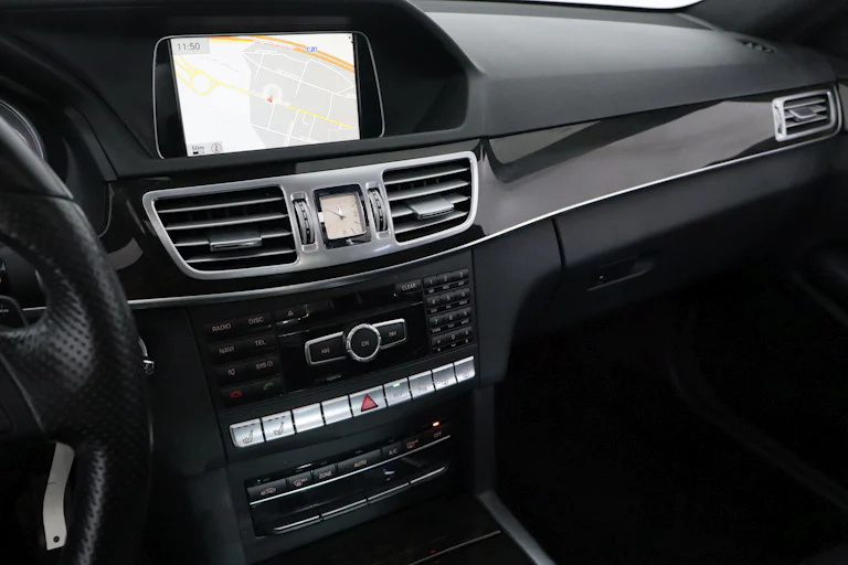 Mercedes-benz E 350 CLASE E 350 CDI AVANTGARDE 258CV AUTO 4P # TECHO PANORAMICO ELE,CUERO,NAVY foto 19